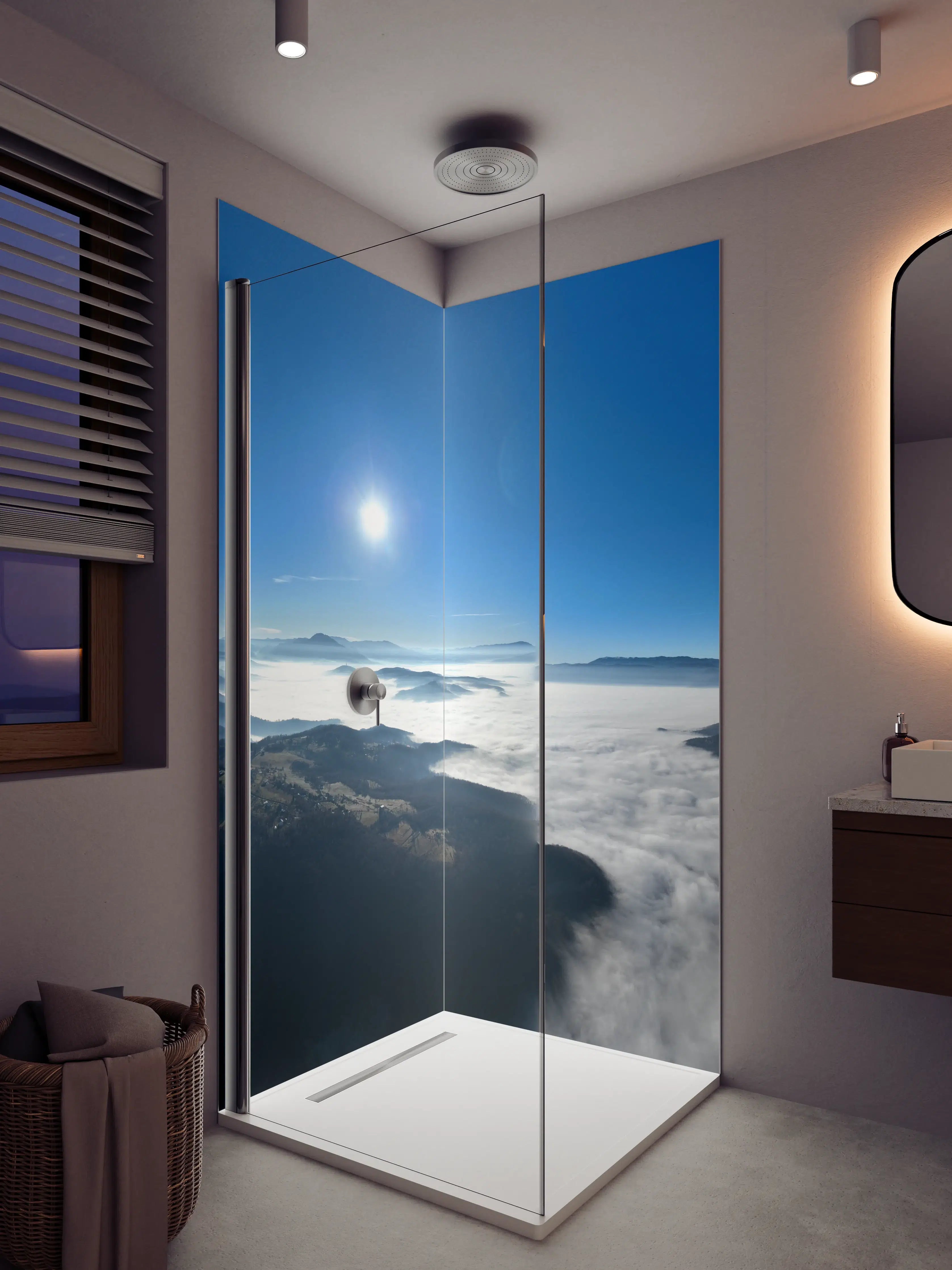 Duschrückwand - Bergpanorama im Sonnenlicht mit Wolkenmeer