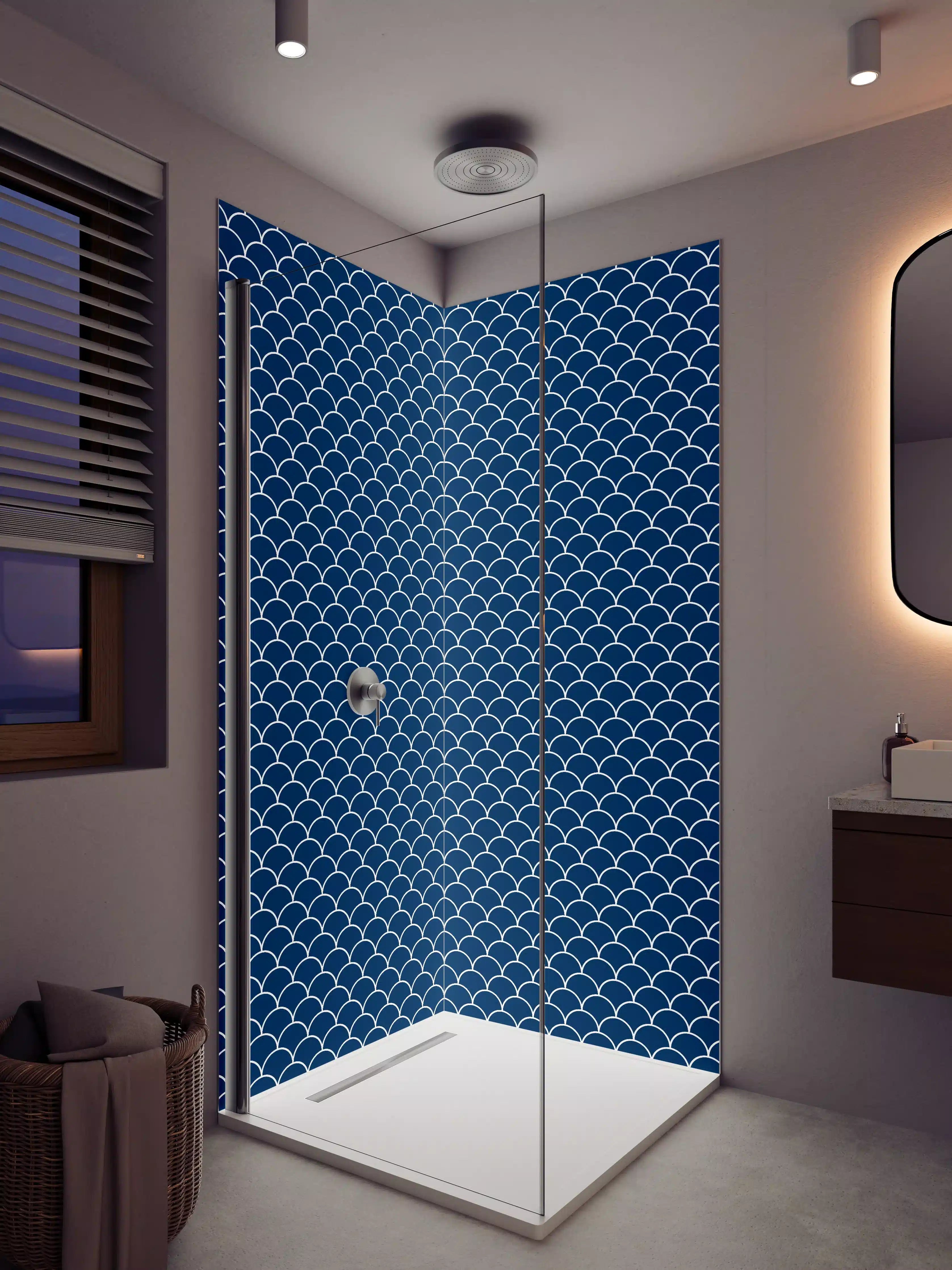 Duschrückwand - Blaue Fischerschuppen-Mustertextur