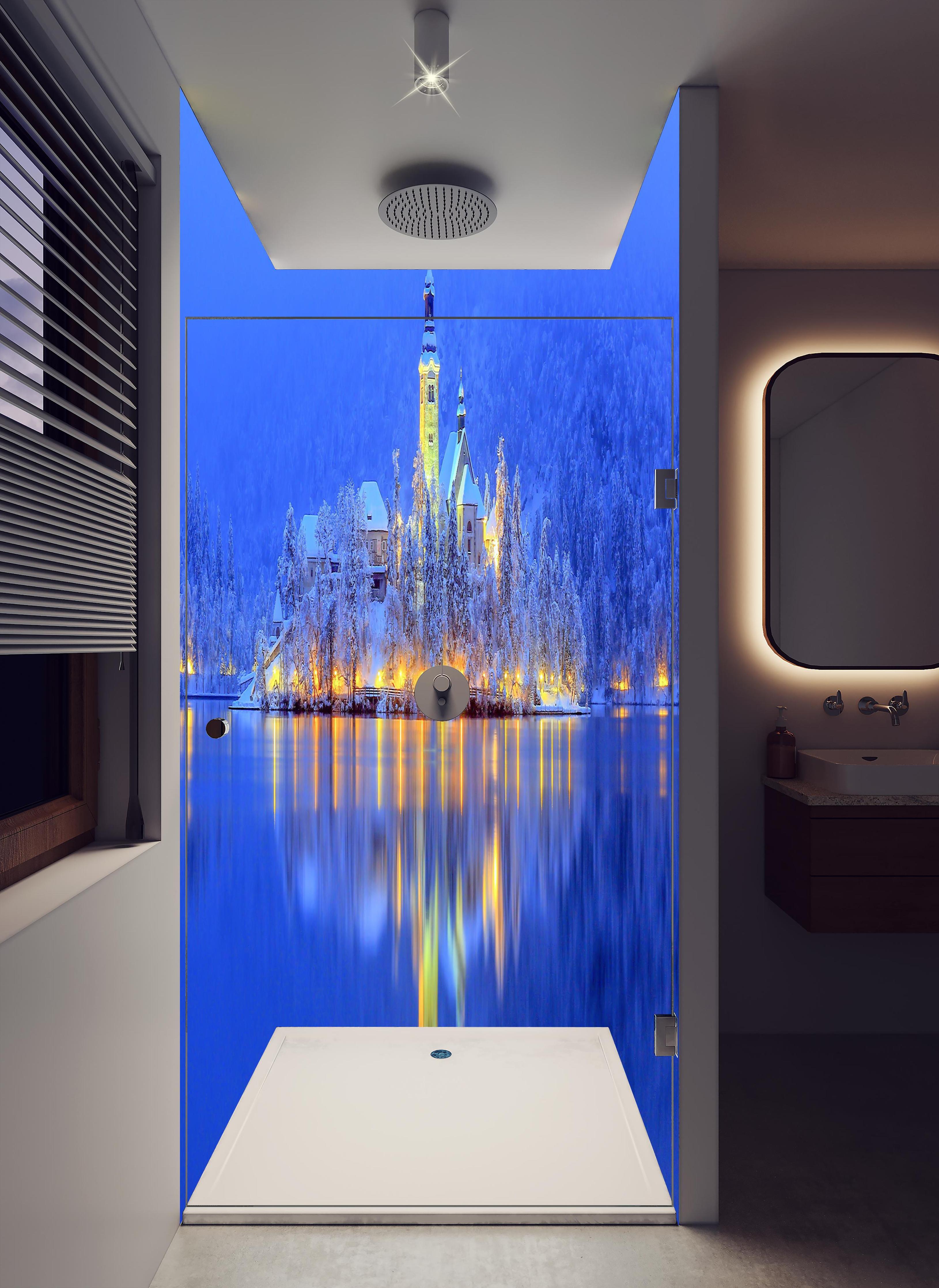 Duschrückwand - Bled Island in hellem Badezimmer mit Regenduschkopf - zweiteilige Eck-Duschrückwand