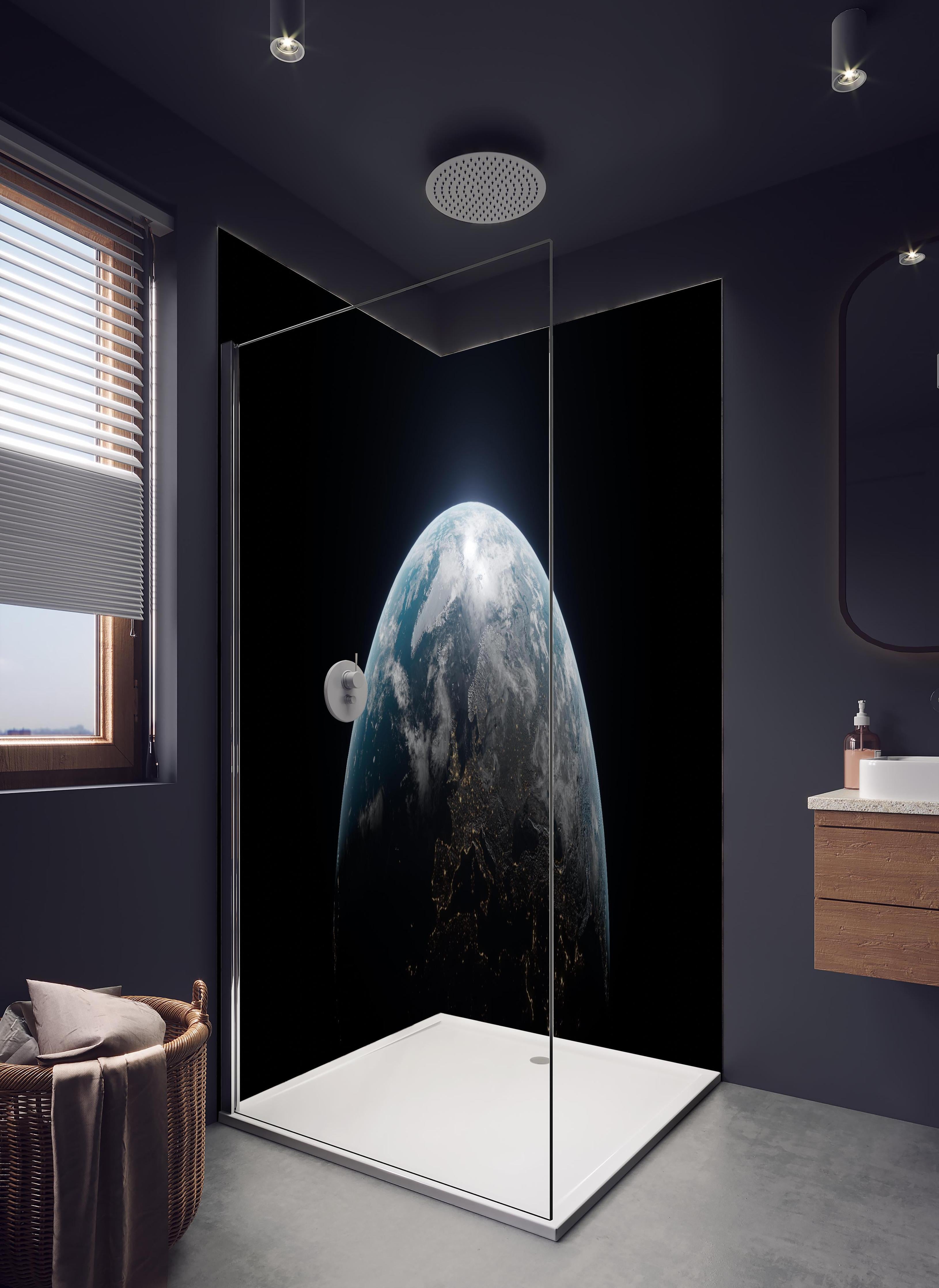 Duschrückwand - Blick auf die Erde in hellem Badezimmer mit Regenduschkopf - zweiteilige Eck-Duschrückwand