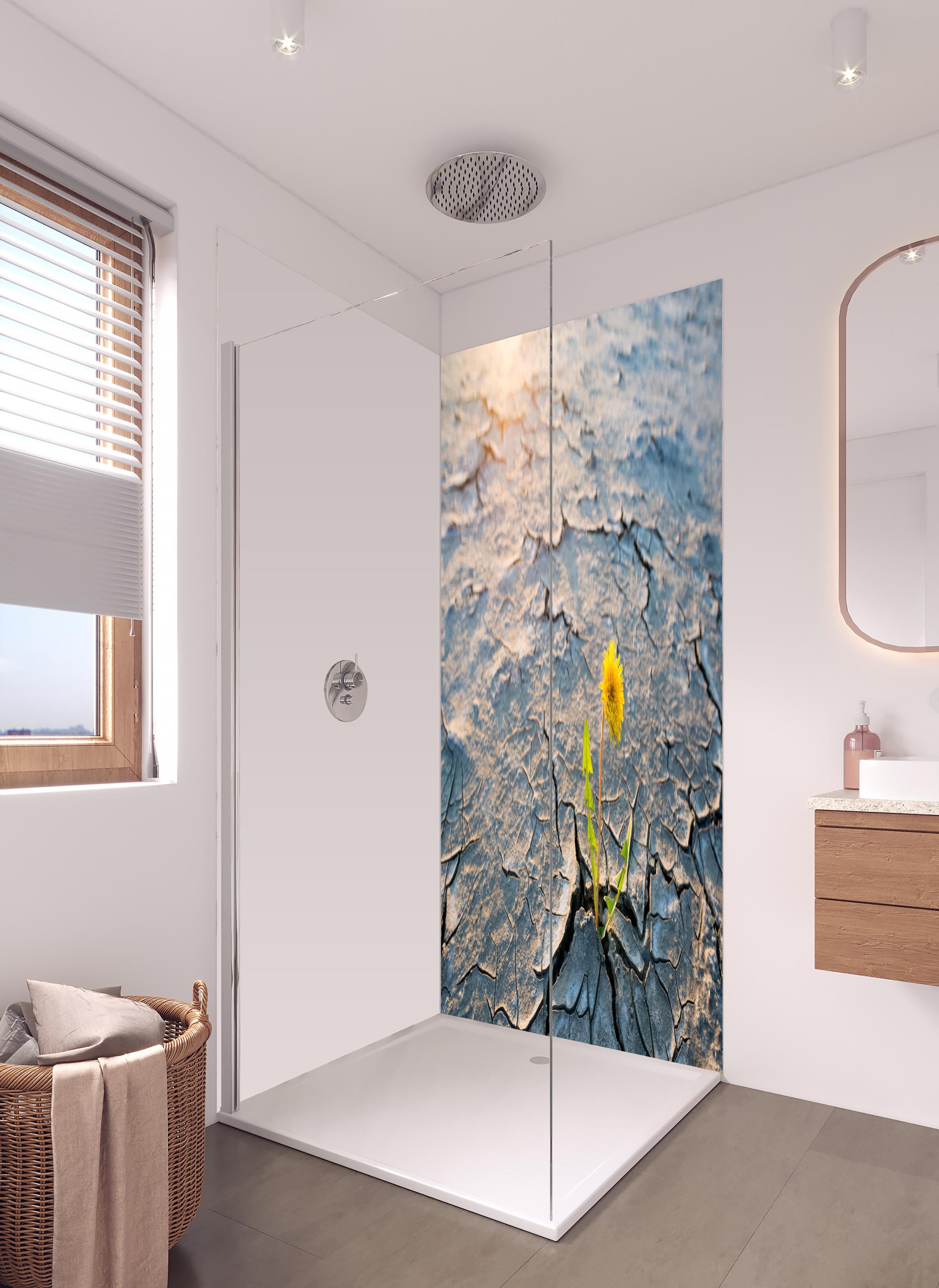 Duschrückwand - Blume wächst in trockener Wüste in hellem Badezimmer mit Regenduschkopf - zweiteilige Eck-Duschrückwand