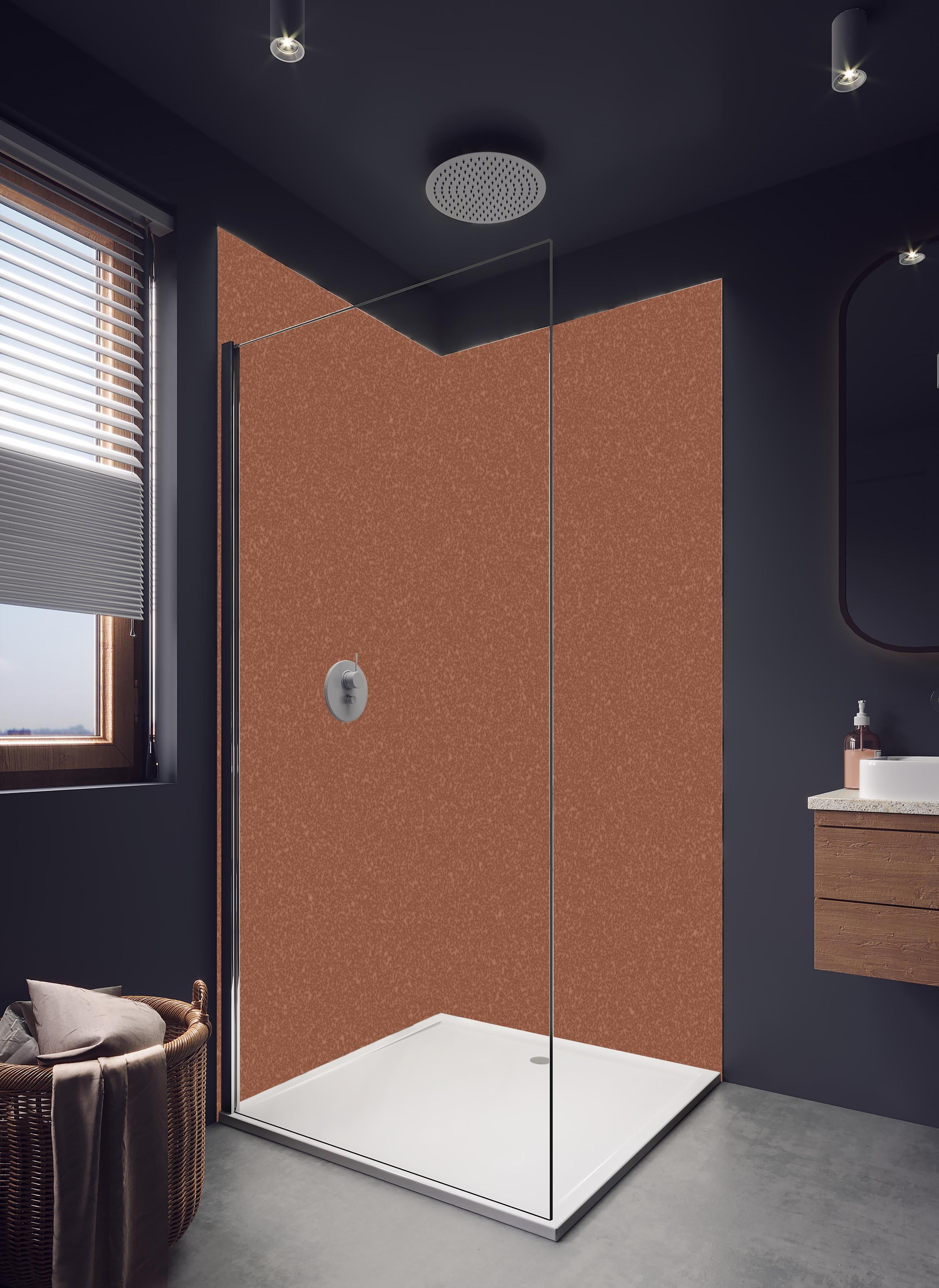 Duschrückwand - Bräunlicher Hintergrund - Zimtfarbe in hellem Badezimmer mit Regenduschkopf - zweiteilige Eck-Duschrückwand