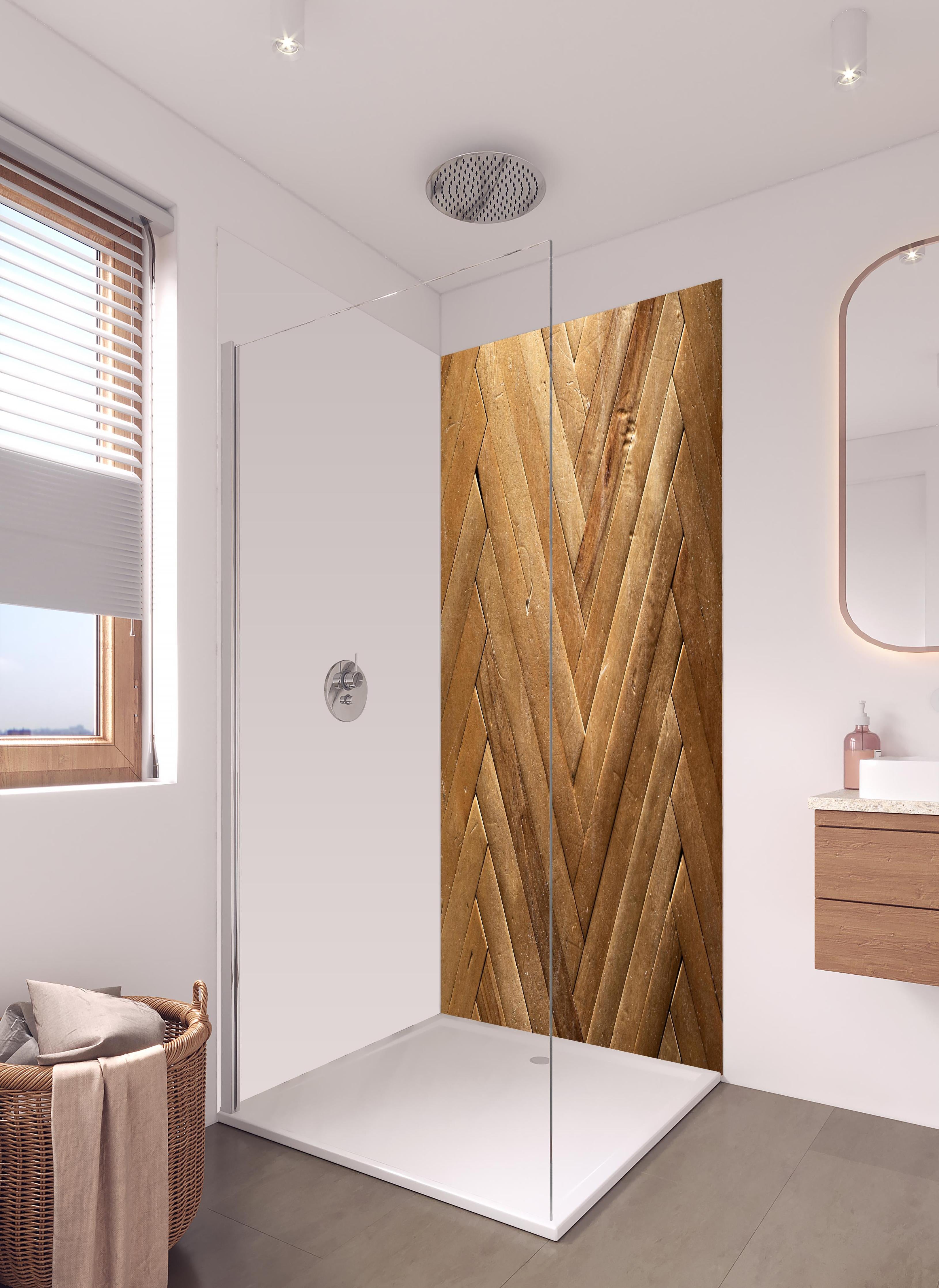 Duschrückwand - Bräunliches Holzbrett Muster in hellem Badezimmer mit Regenduschkopf - zweiteilige Eck-Duschrückwand