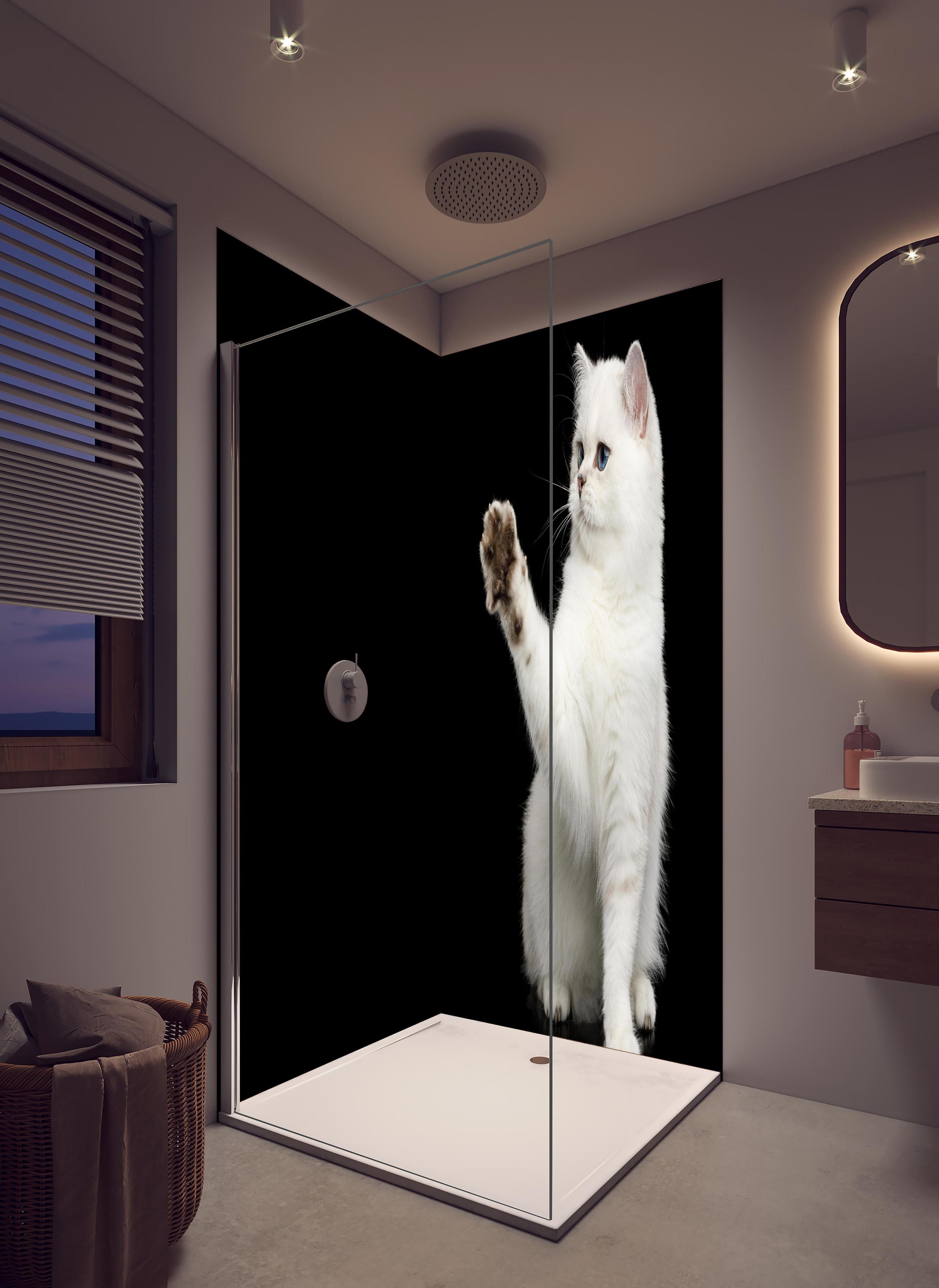 Duschrückwand - British weiße Katze in hellem Badezimmer mit Regenduschkopf - zweiteilige Eck-Duschrückwand
