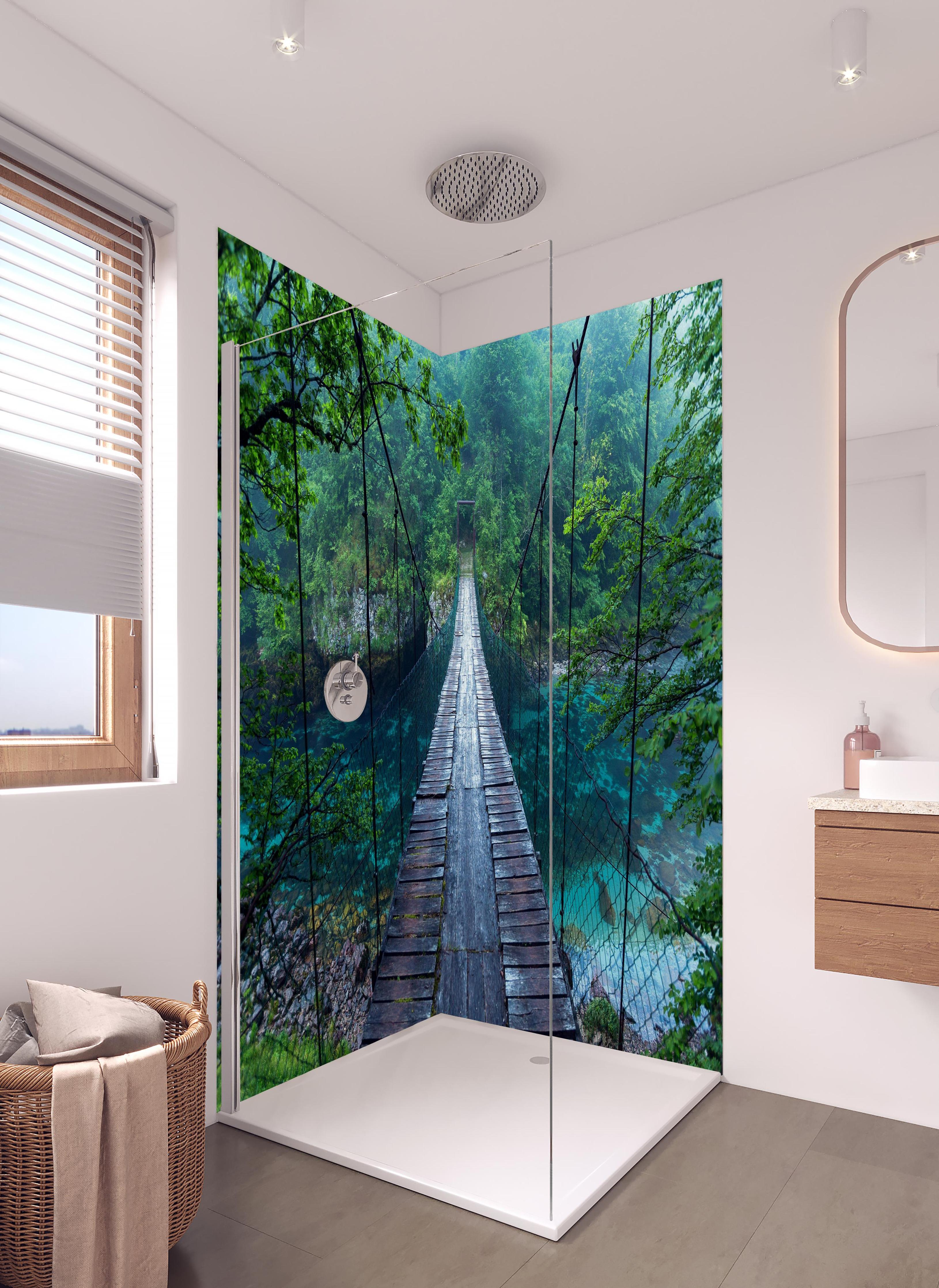Duschrückwand - Brücke über Kristallklarem Fluss in hellem Badezimmer mit Regenduschkopf - zweiteilige Eck-Duschrückwand