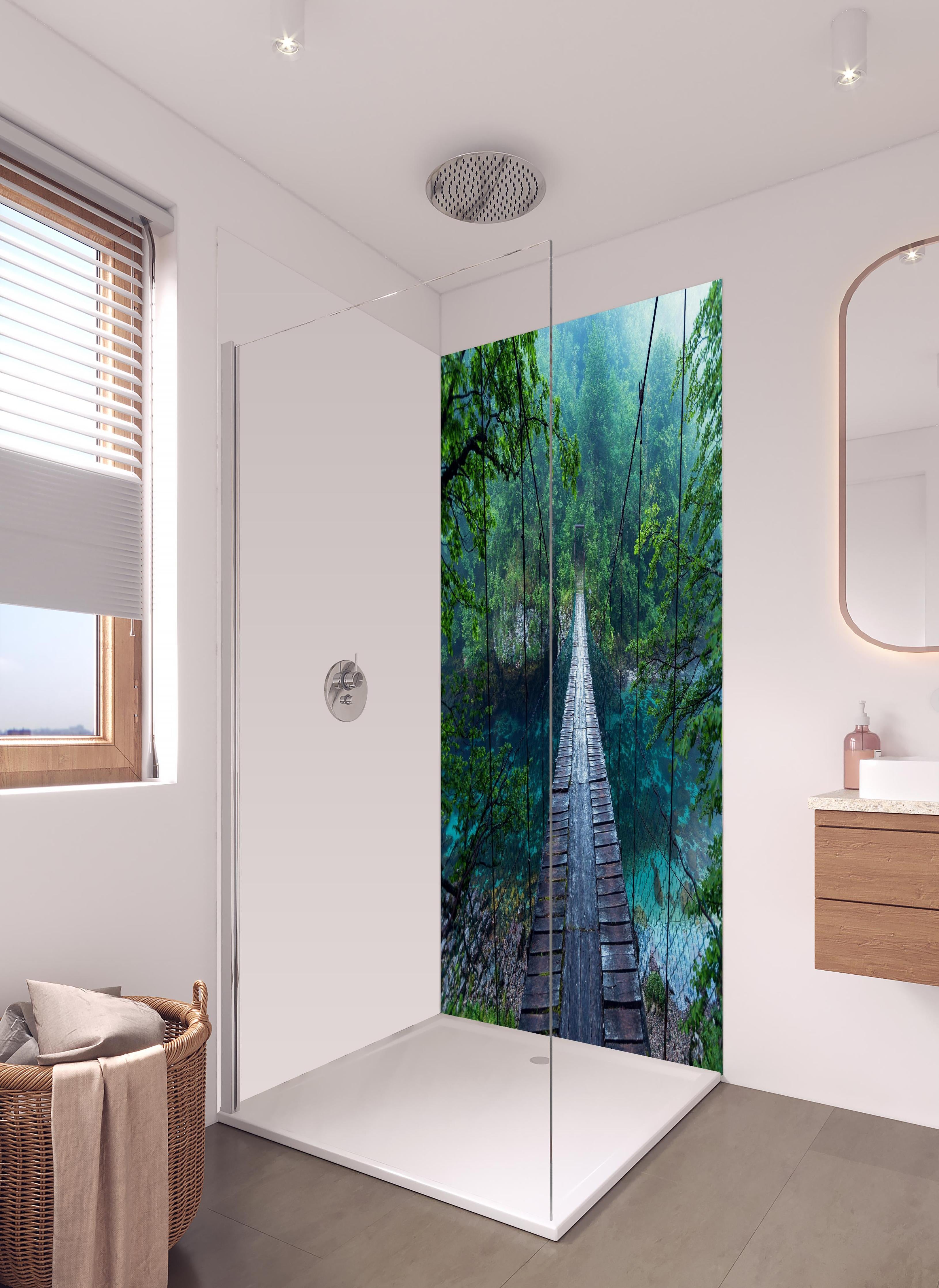 Duschrückwand - Brücke über Kristallklarem Fluss in hellem Badezimmer mit Regenduschkopf - zweiteilige Eck-Duschrückwand