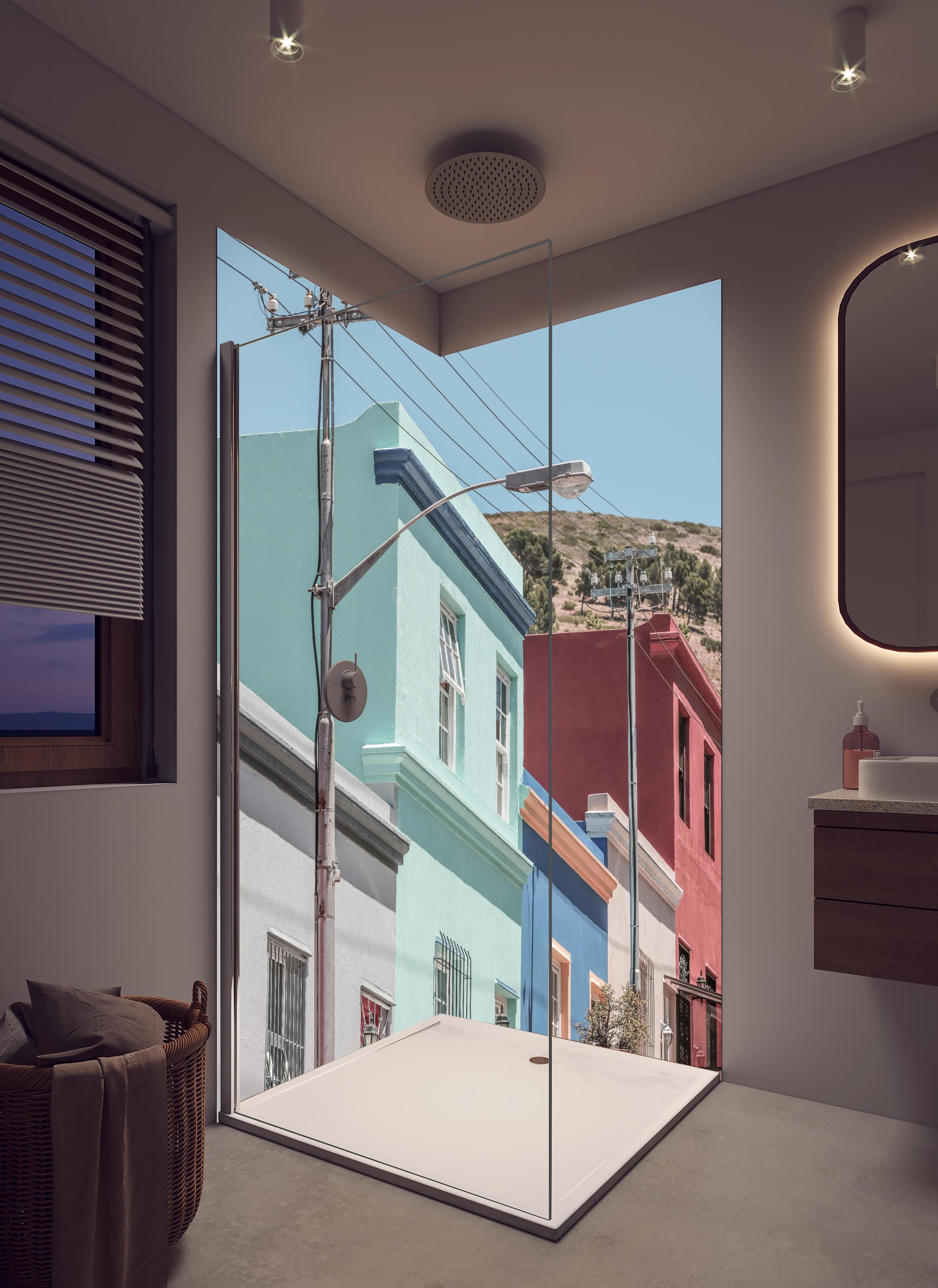 Duschrückwand - Bunte Gebäude - Bo-Kaap, Kapstadt in hellem Badezimmer mit Regenduschkopf - zweiteilige Eck-Duschrückwand