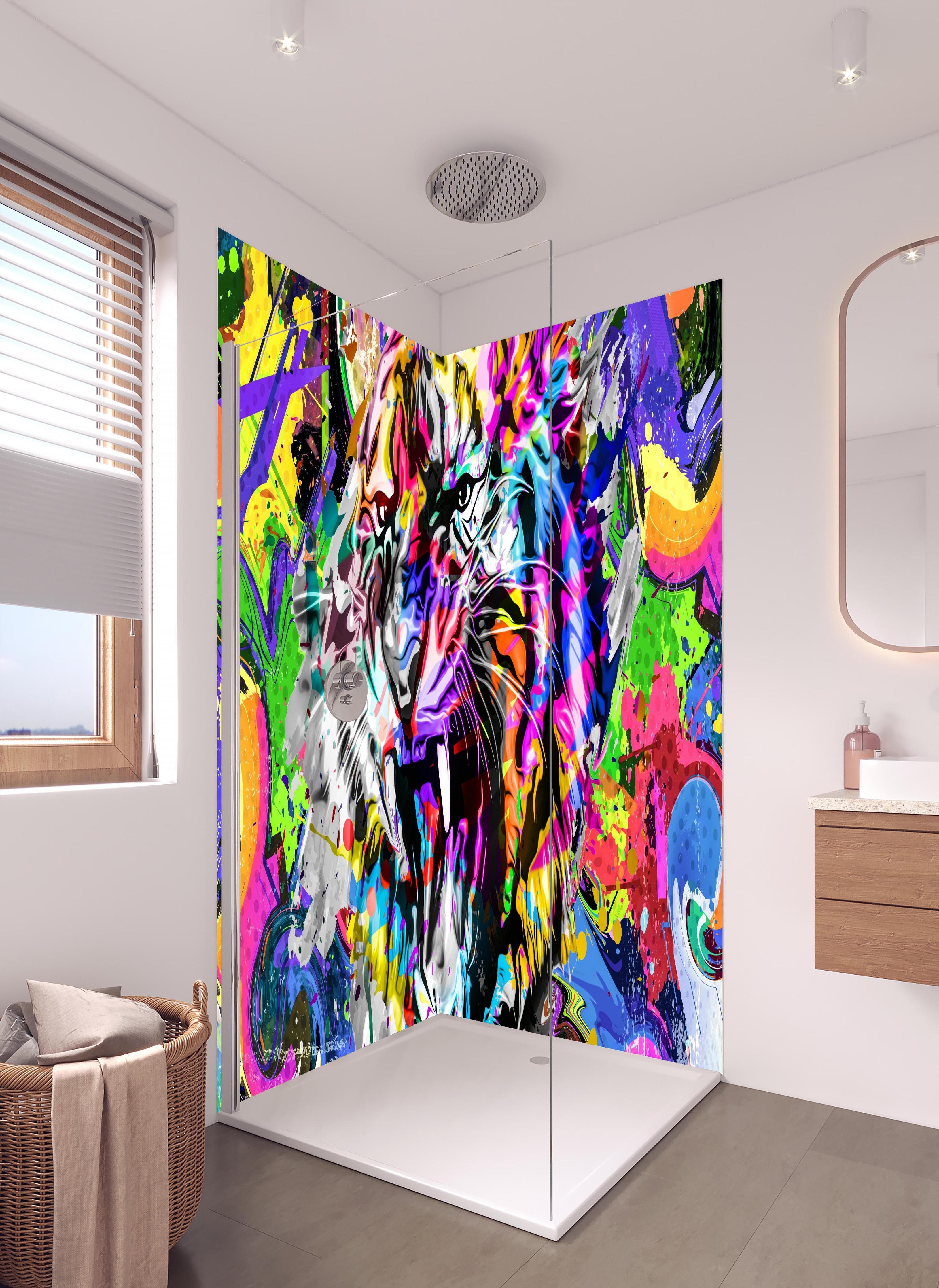 Duschrückwand - Bunter Tigerkopf mit abstrakten Elementen in hellem Badezimmer mit Regenduschkopf - zweiteilige Eck-Duschrückwand