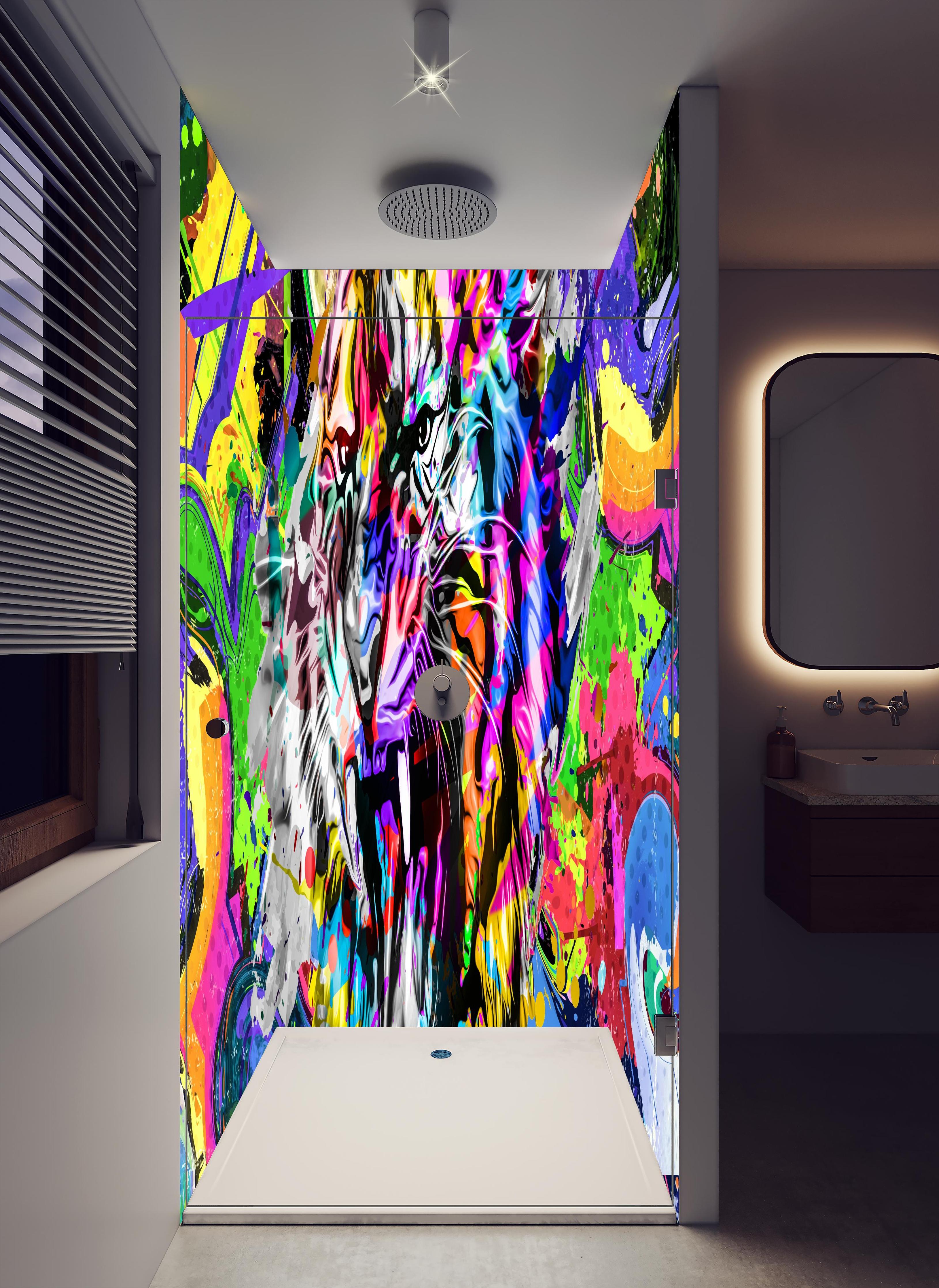 Duschrückwand - Bunter Tigerkopf mit abstrakten Elementen in hellem Badezimmer mit Regenduschkopf - zweiteilige Eck-Duschrückwand