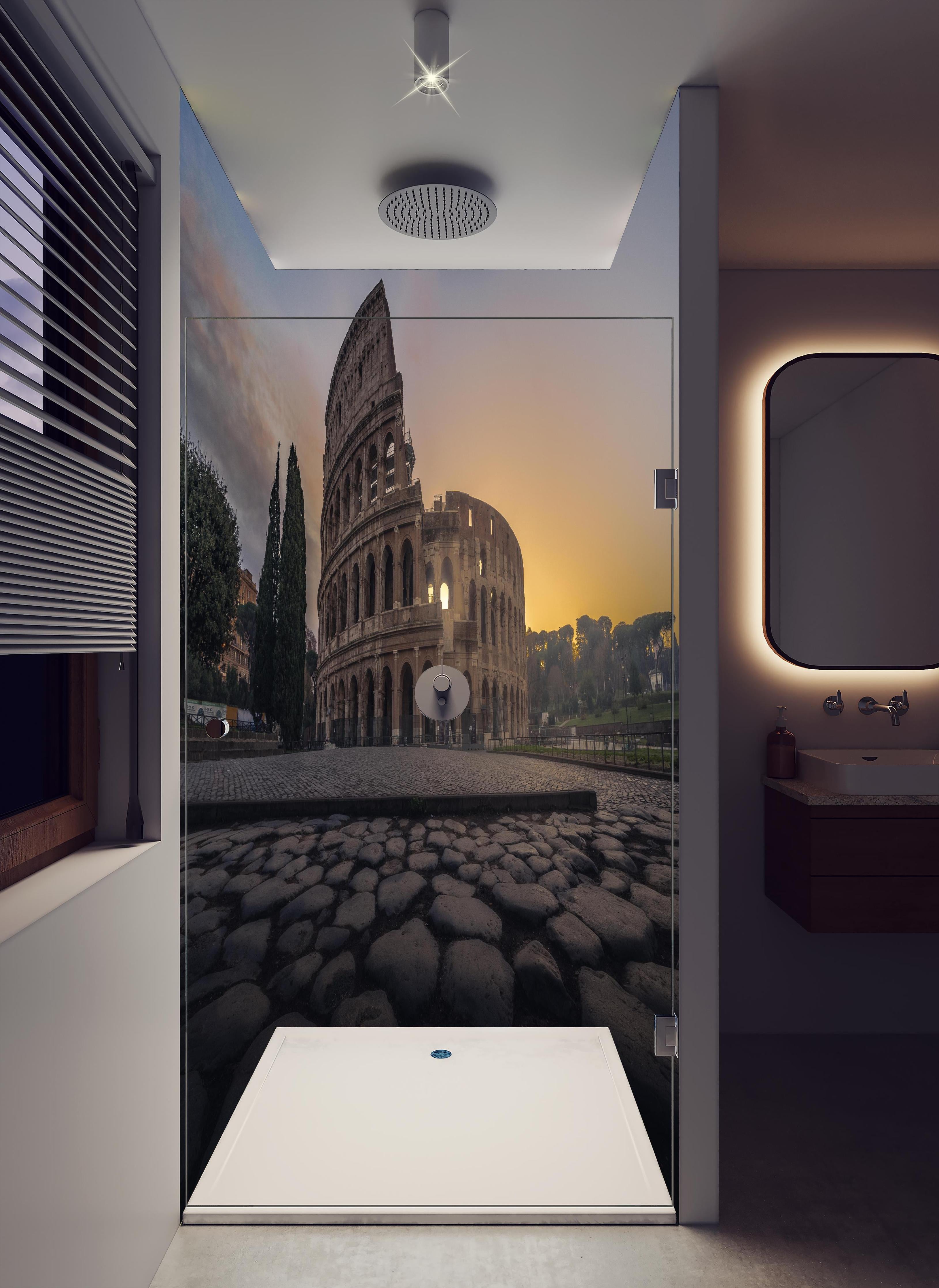 Duschrückwand - Colosseum, Rome, Italy in hellem Badezimmer mit Regenduschkopf - zweiteilige Eck-Duschrückwand