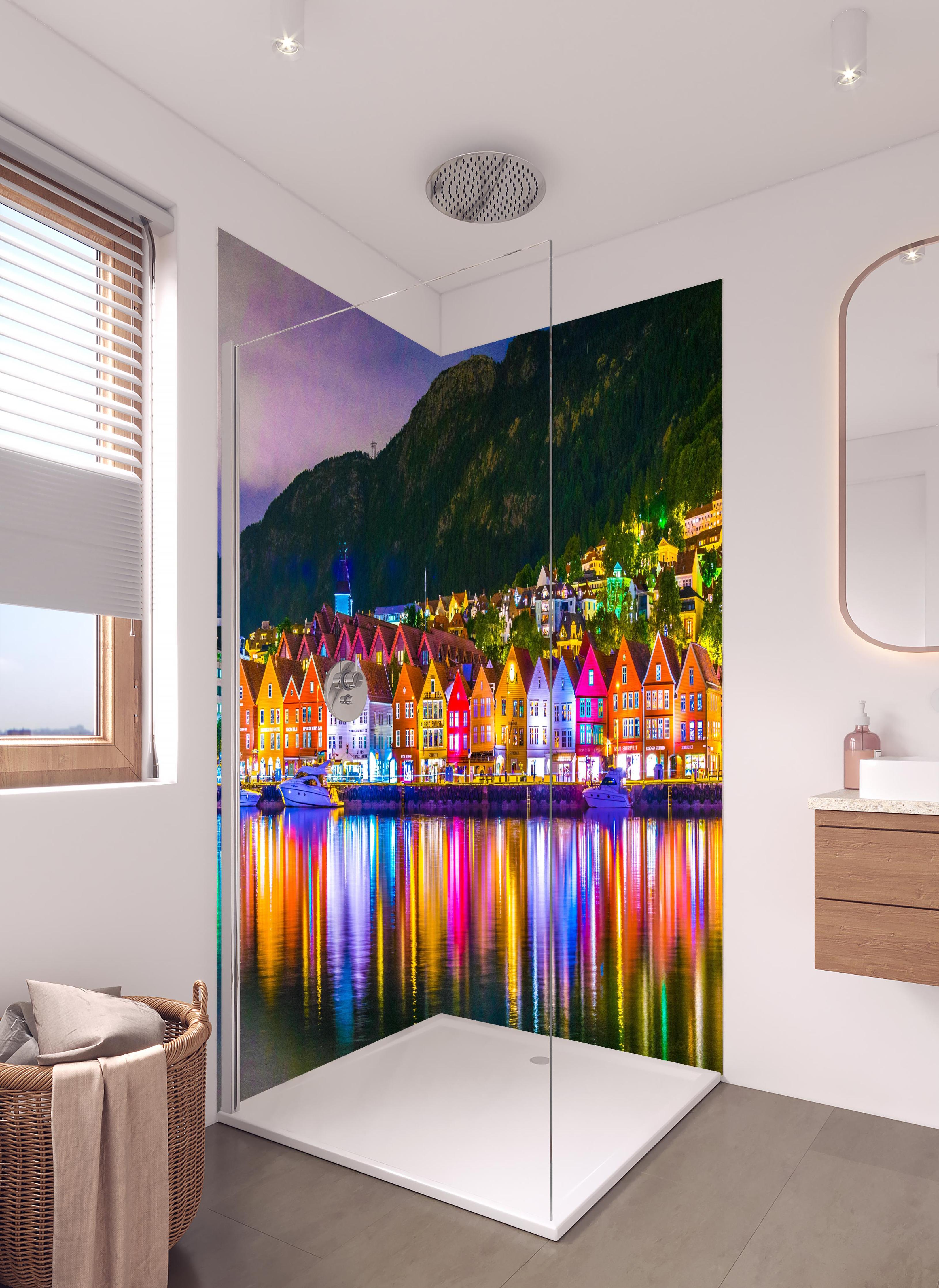 Duschrückwand - Das historische Holzviertel Bryggen in hellem Badezimmer mit Regenduschkopf - zweiteilige Eck-Duschrückwand
