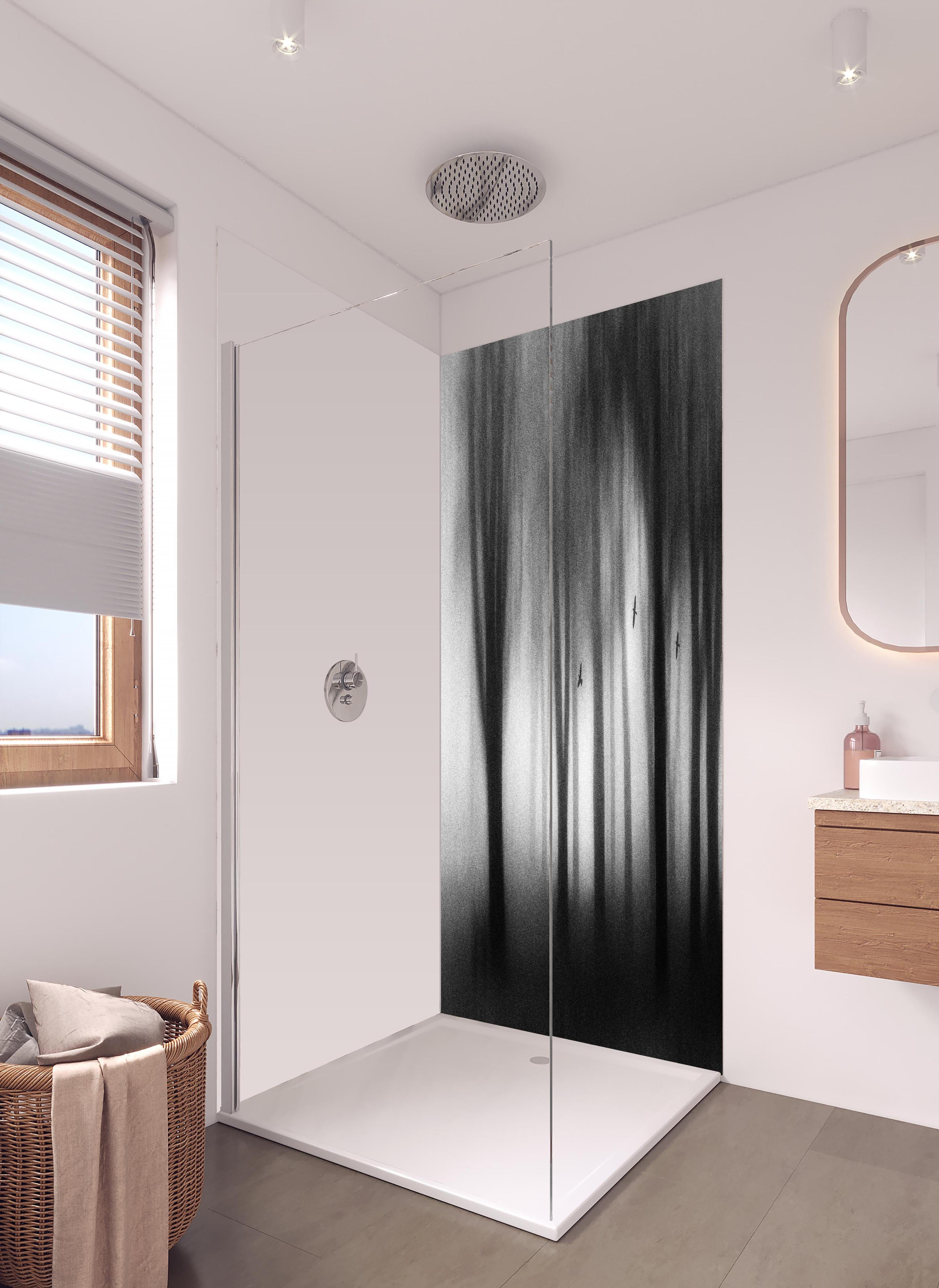 Duschrückwand - Dichter Nebel in hellem Badezimmer mit Regenduschkopf - zweiteilige Eck-Duschrückwand