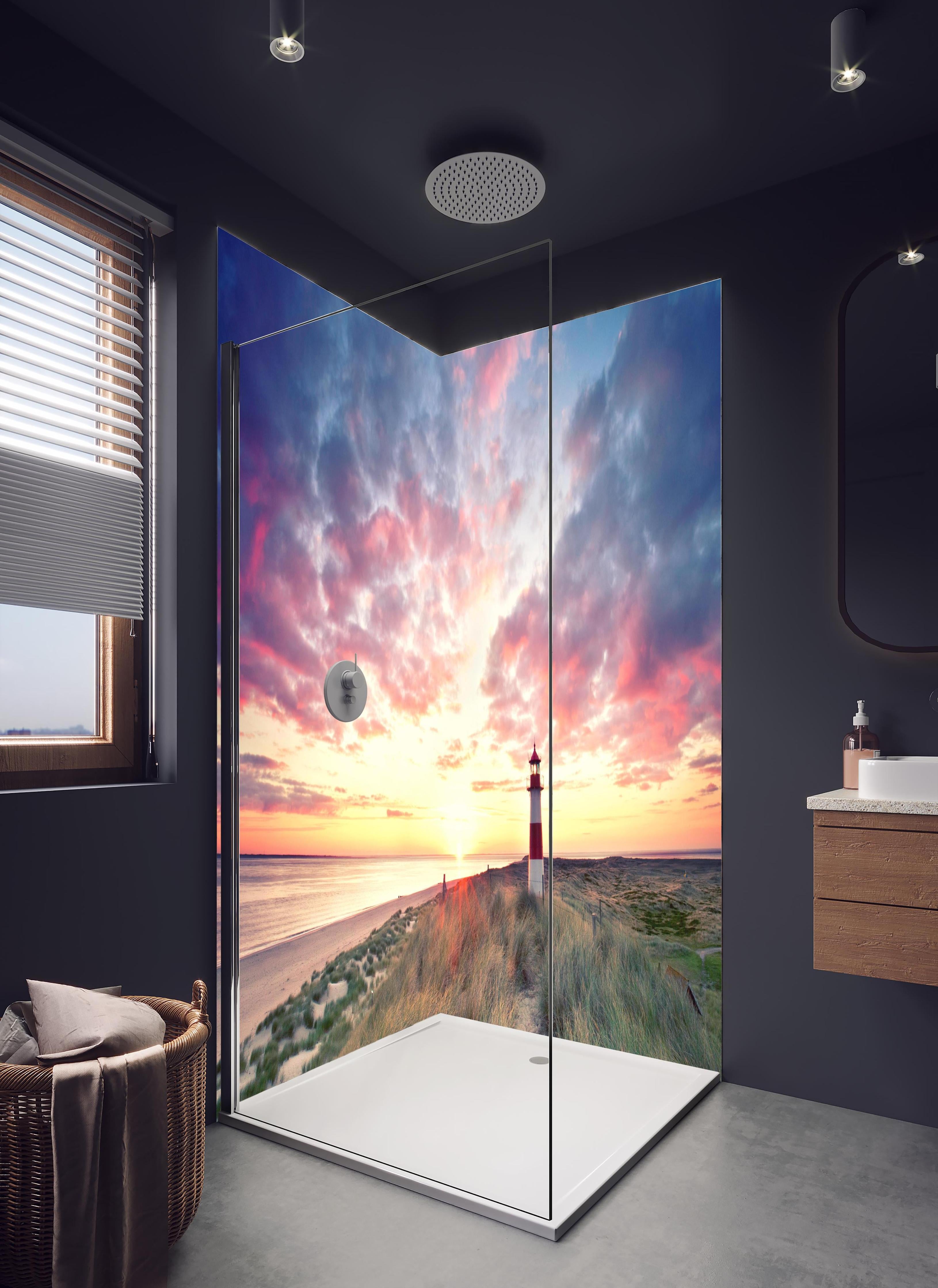 Duschrückwand - Dünen am Leuchtturm - Sylt in hellem Badezimmer mit Regenduschkopf - zweiteilige Eck-Duschrückwand