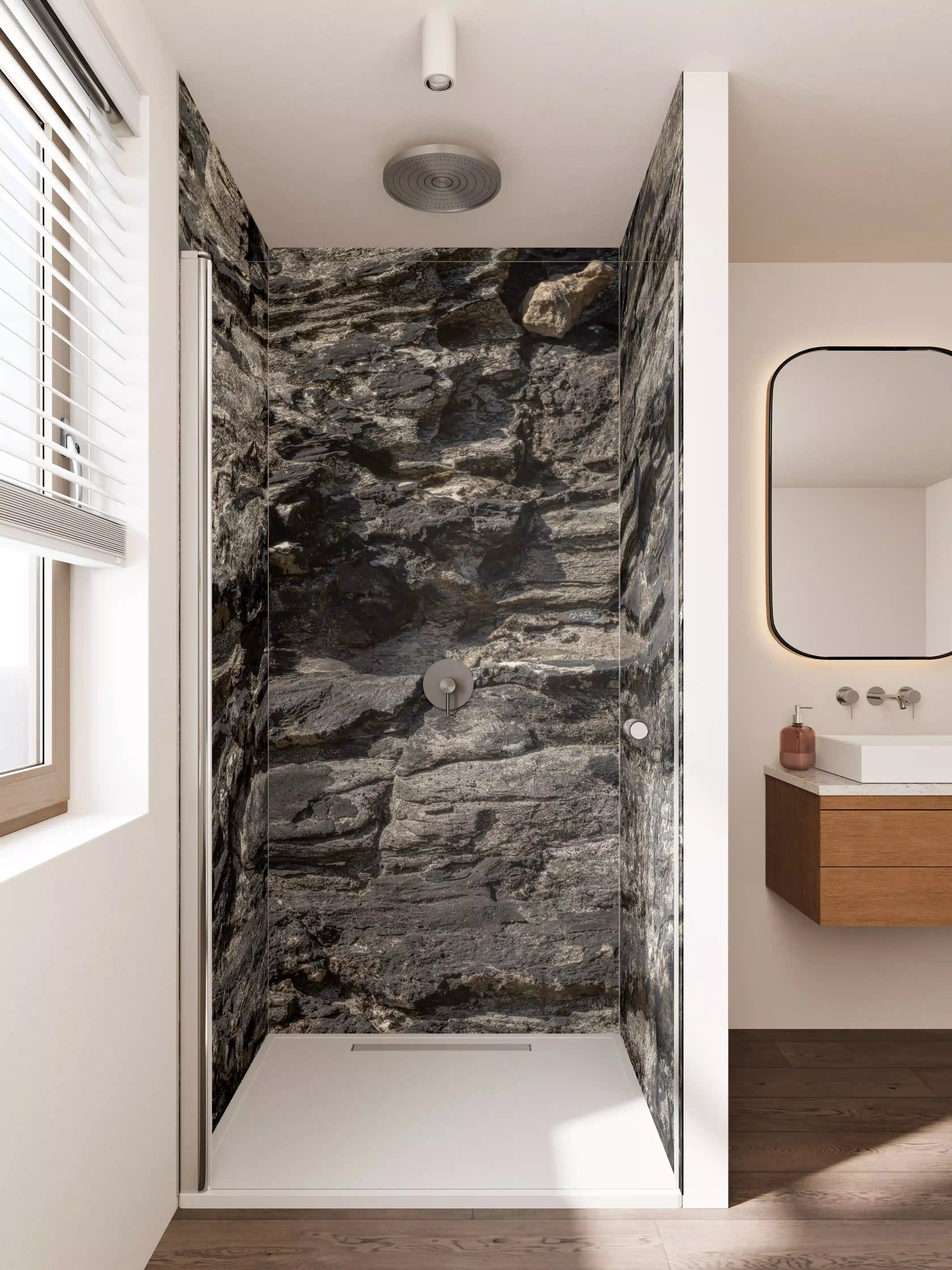 Duschrückwand - Dunkler Naturstein mit rauer Textur