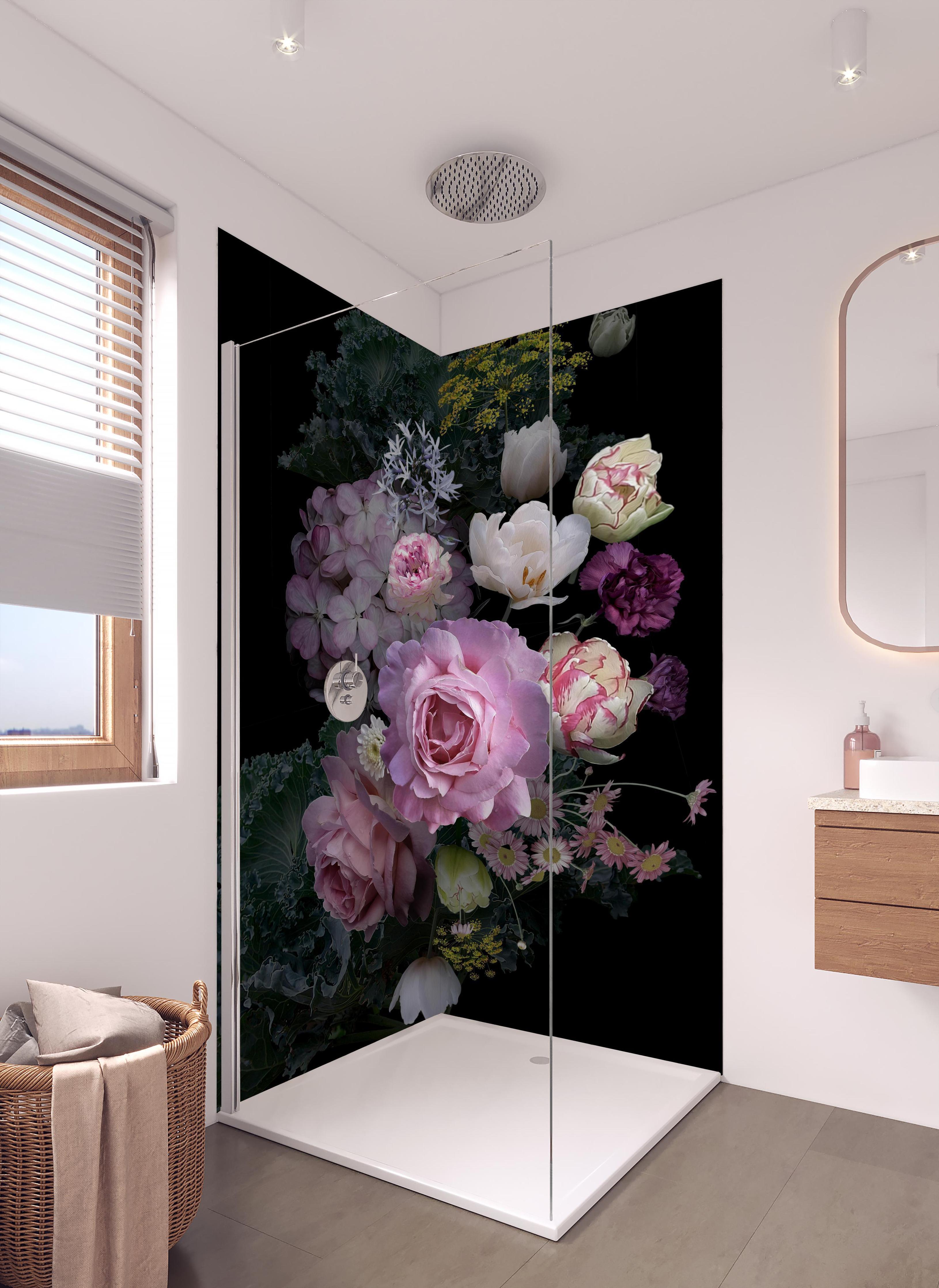 Duschrückwand - Garten Blumen mit dunklem Hintergrund in hellem Badezimmer mit Regenduschkopf - zweiteilige Eck-Duschrückwand