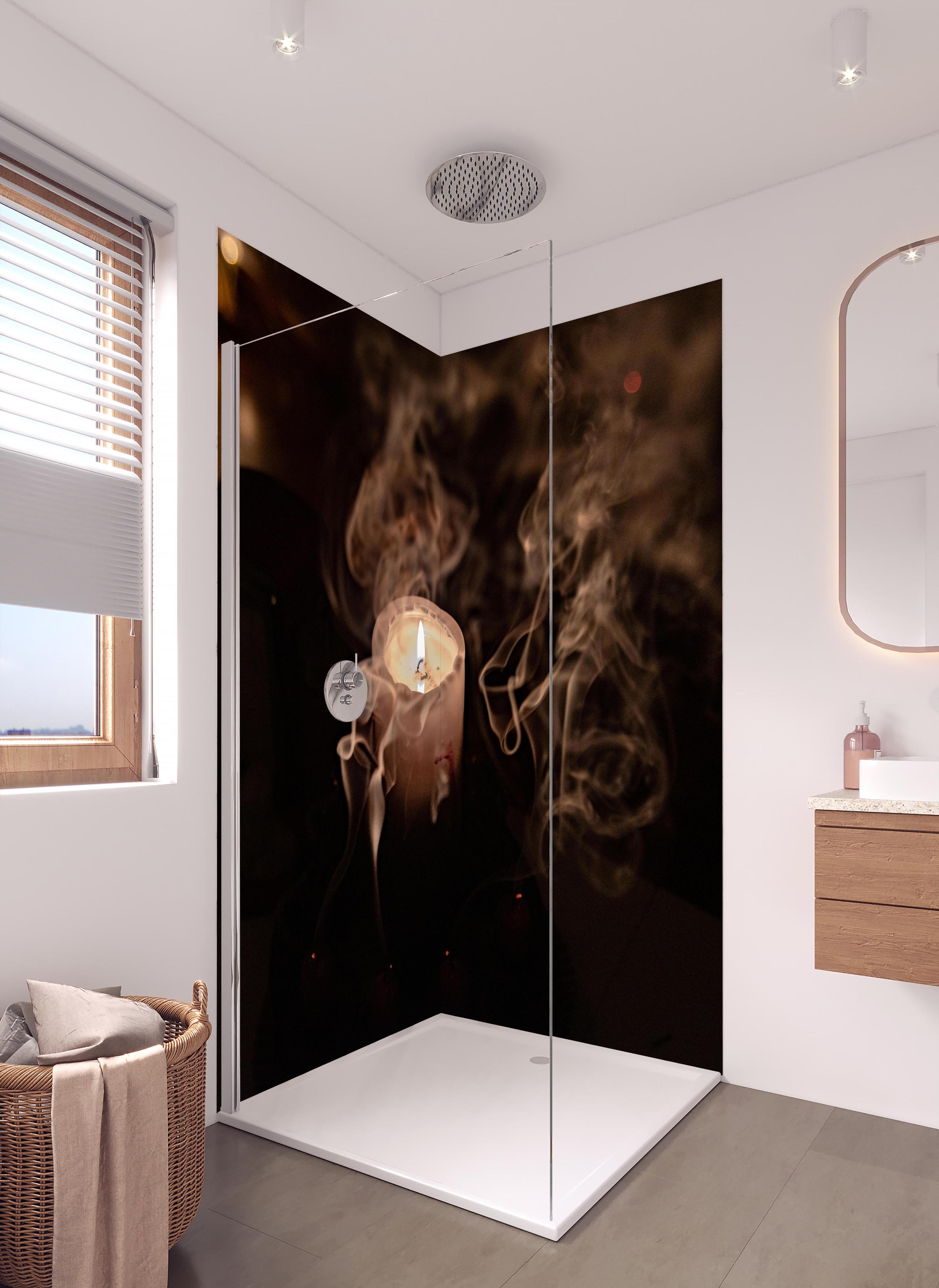 Duschrückwand - Mystischer Kerzenrauch bei brennender Kerze in hellem Badezimmer mit Regenduschkopf - zweiteilige Eck-Duschrückwand