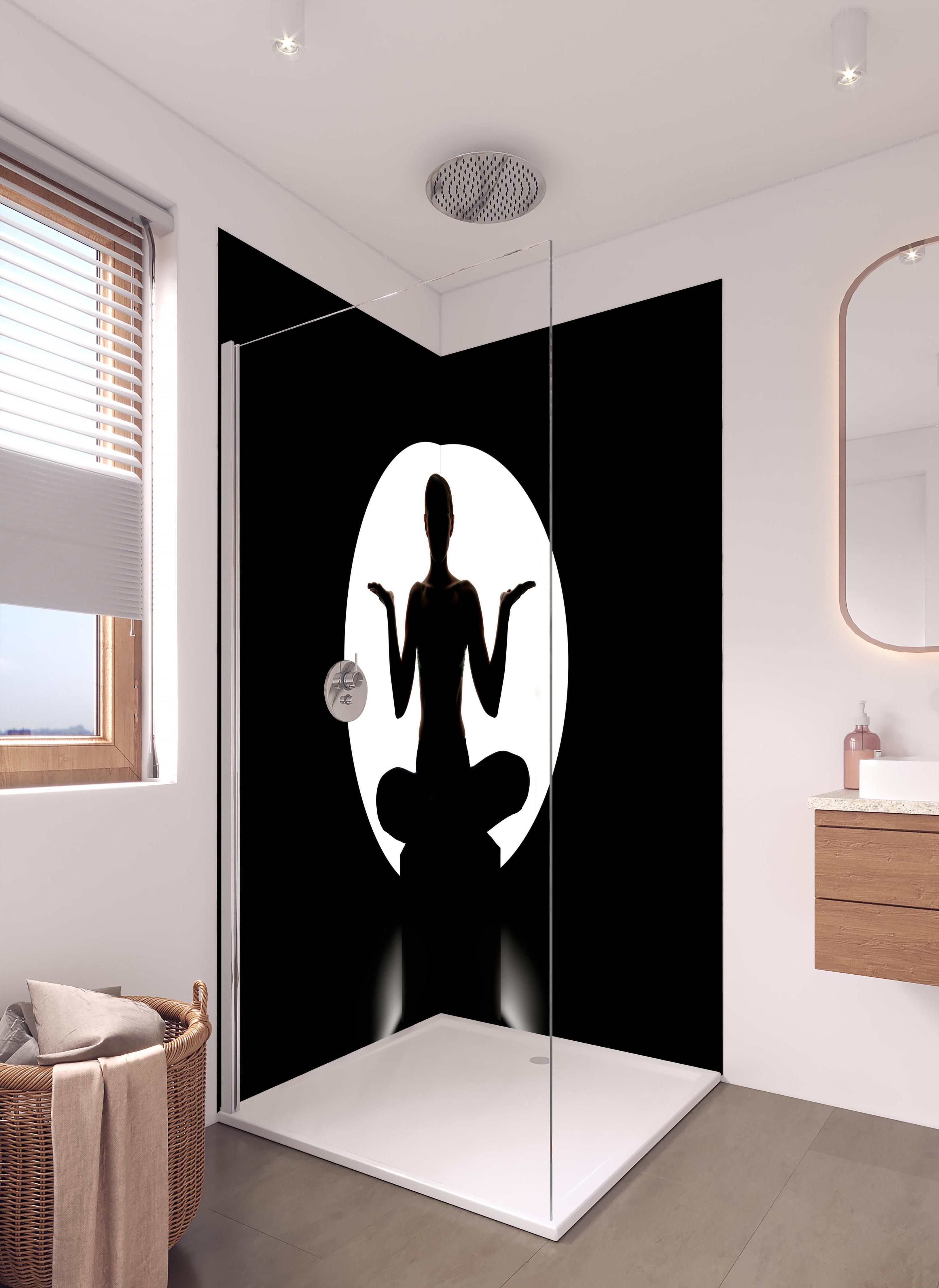 Duschrückwand - Frau Silhouette sitzt in Yoga-Pose in hellem Badezimmer mit Regenduschkopf - zweiteilige Eck-Duschrückwand