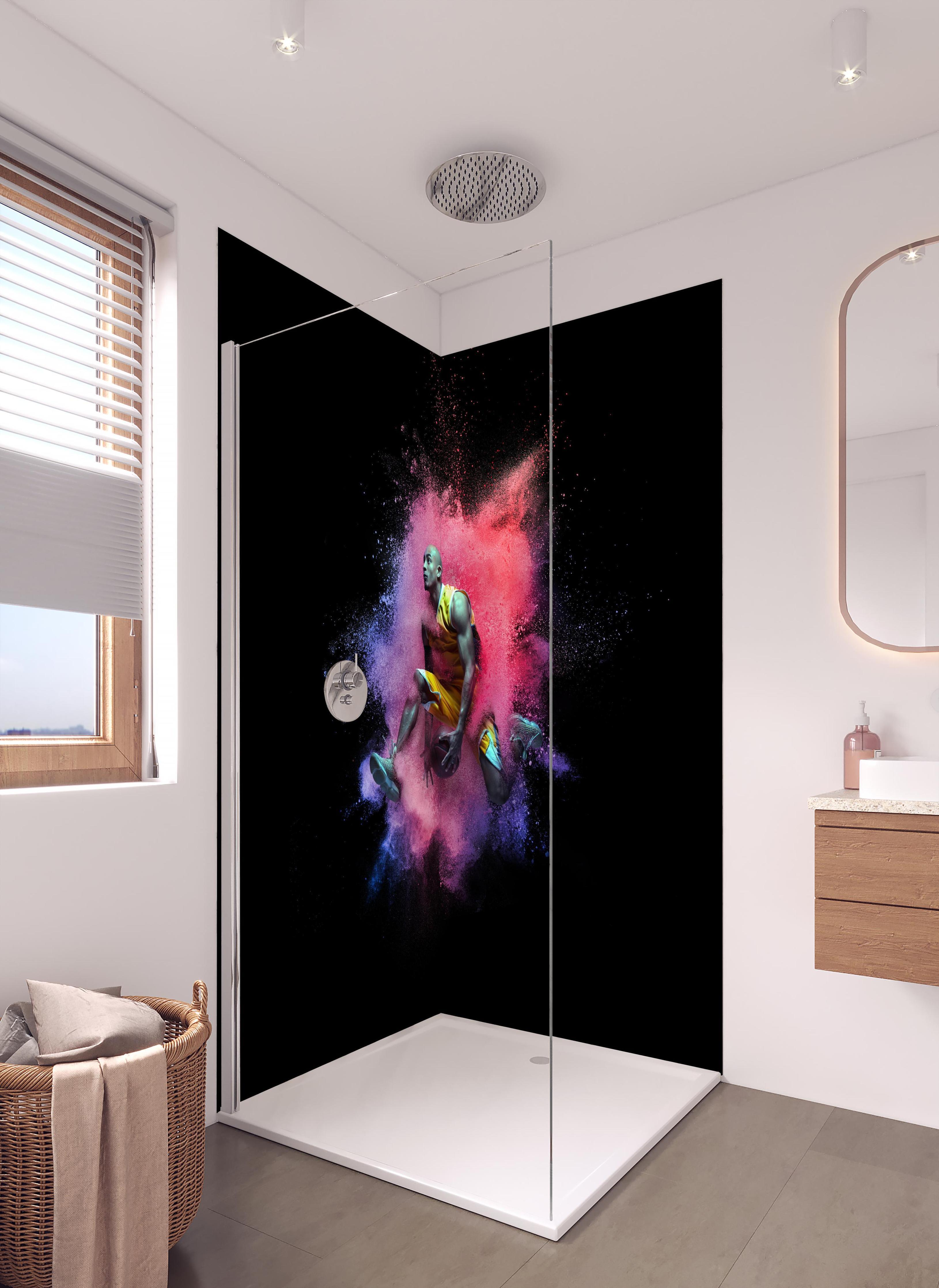 Duschrückwand - Junger Basketballspieler in rötlicher lila Farbexplosion in hellem Badezimmer mit Regenduschkopf - zweiteilige Eck-Duschrückwand