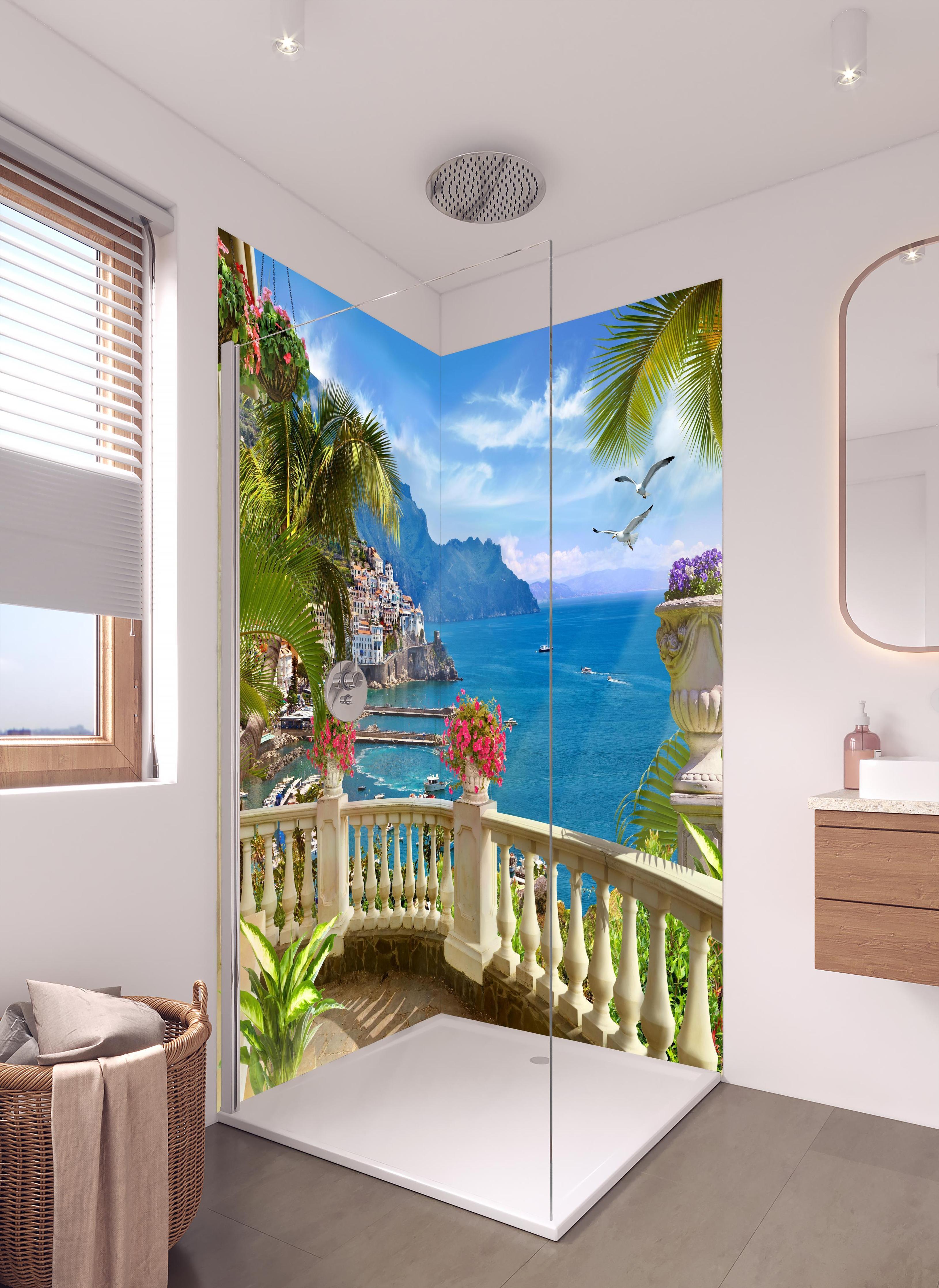 Duschrückwand - Paradiesischer Ausblick vom Balkon in Sizilien in hellem Badezimmer mit Regenduschkopf - zweiteilige Eck-Duschrückwand