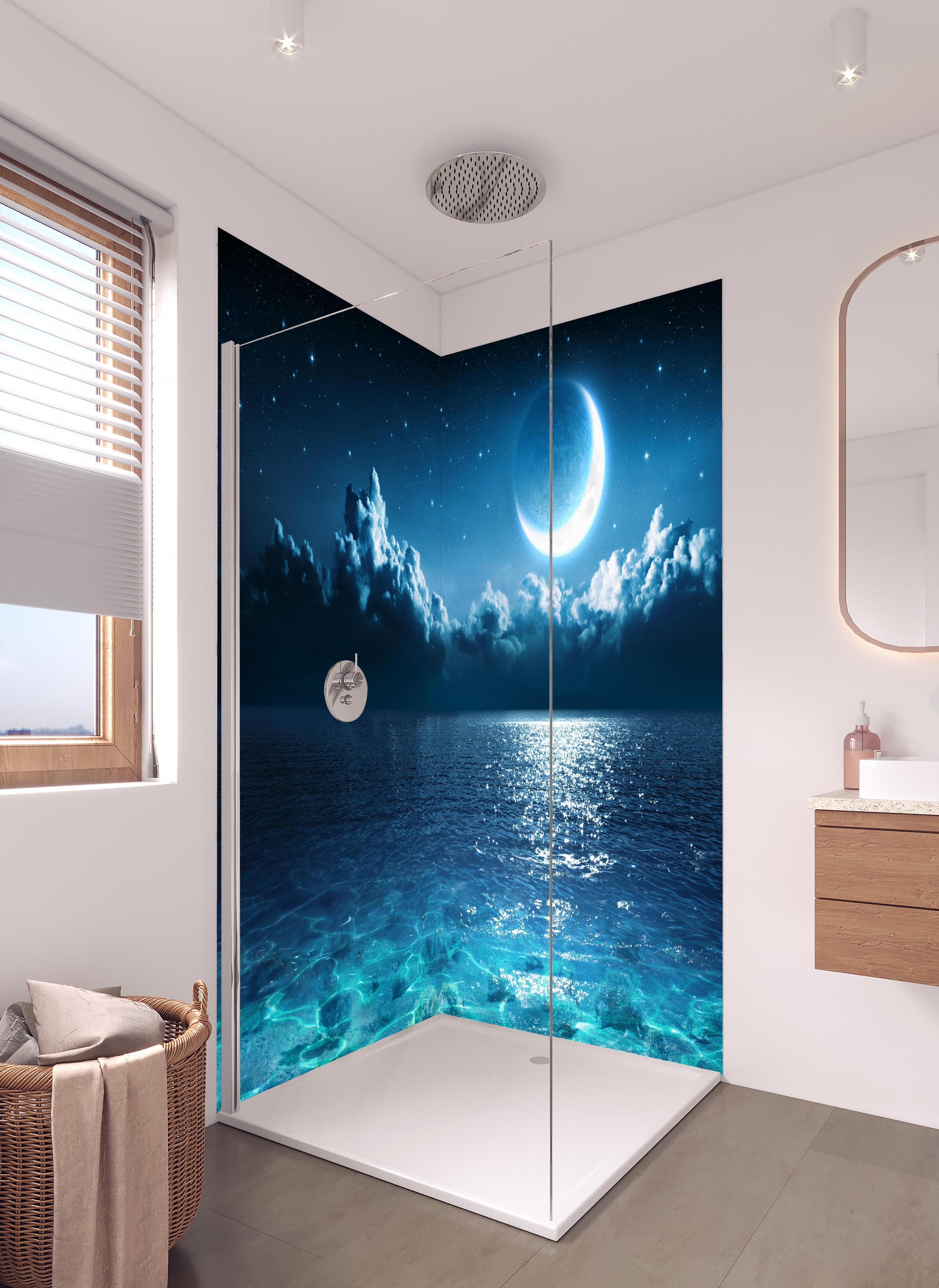 Duschrückwand - Romantischer Mond - magische Nacht in hellem Badezimmer mit Regenduschkopf - zweiteilige Eck-Duschrückwand