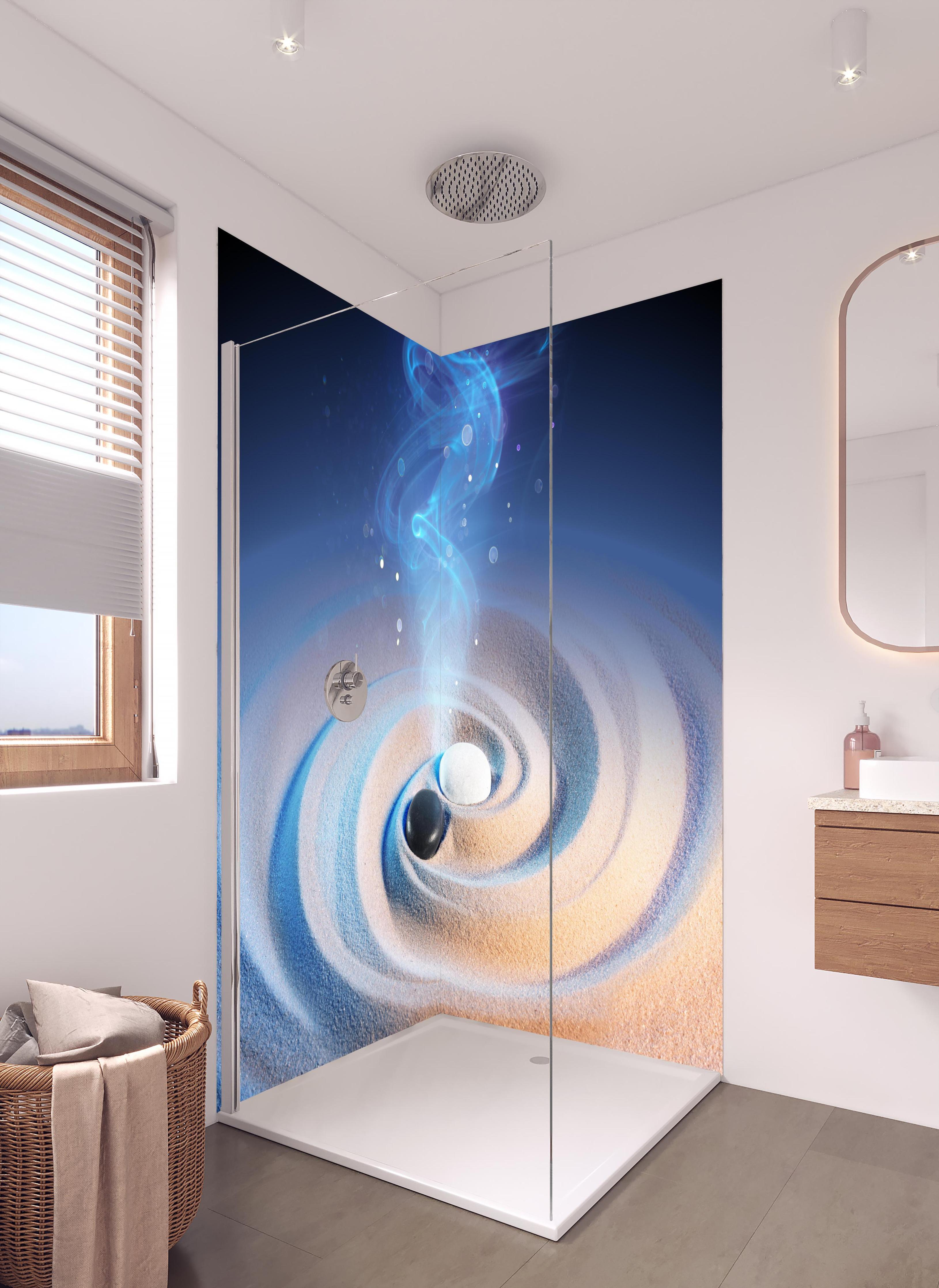 Duschrückwand - Yin und Yang Steine im Sand in hellem Badezimmer mit Regenduschkopf - zweiteilige Eck-Duschrückwand