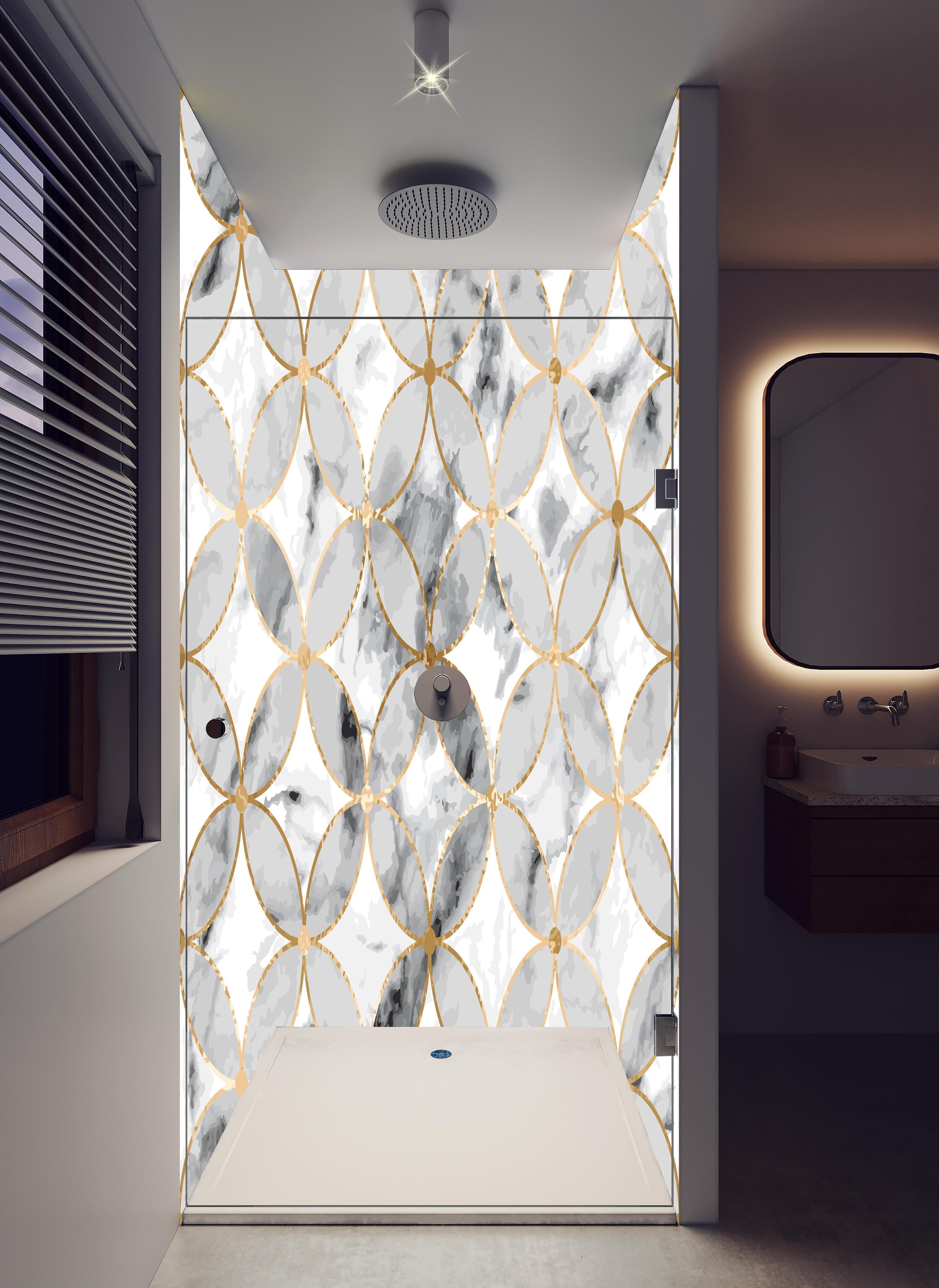 Duschrückwand - Edles Marmor-Muster in Weiß-Gold und Grautönen in hellem Badezimmer mit Regenduschkopf - zweiteilige Eck-Duschrückwand