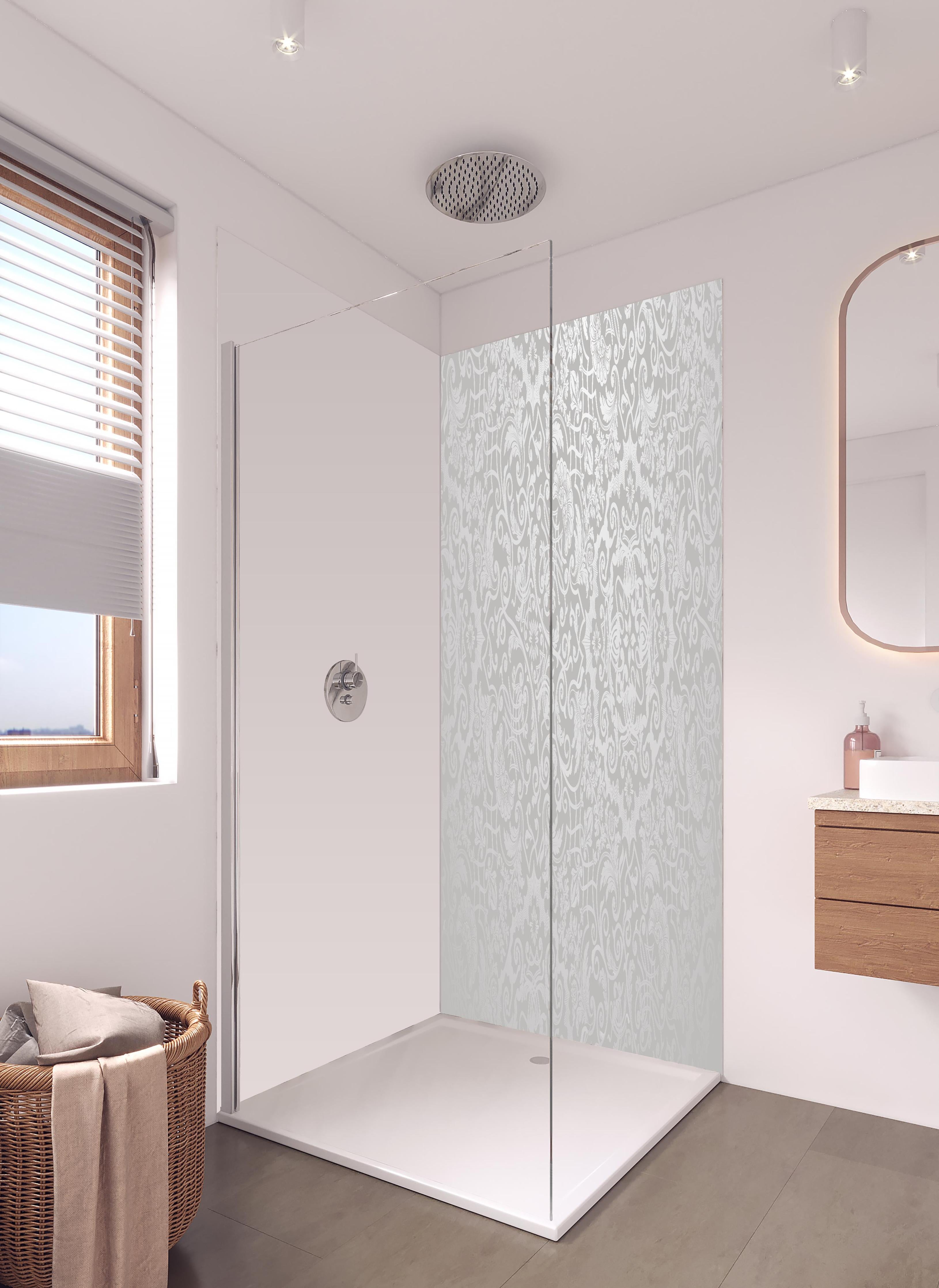 Duschrückwand - Edles Tapetendesign in Weiß und Grautönen in hellem Badezimmer mit Regenduschkopf - zweiteilige Eck-Duschrückwand