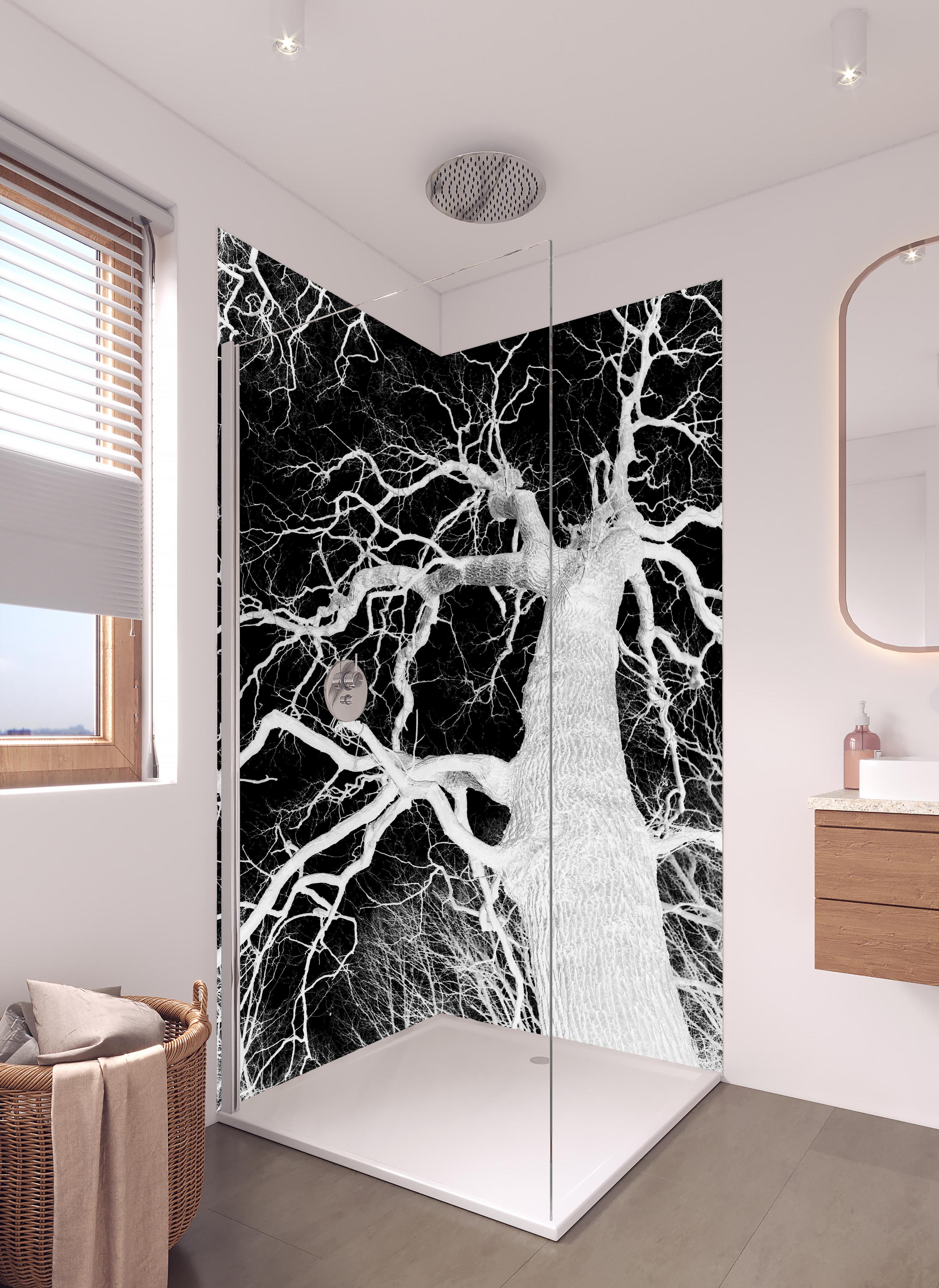 Duschrückwand - Eichenbaum schwarz, weiß im Winter in hellem Badezimmer mit Regenduschkopf - zweiteilige Eck-Duschrückwand