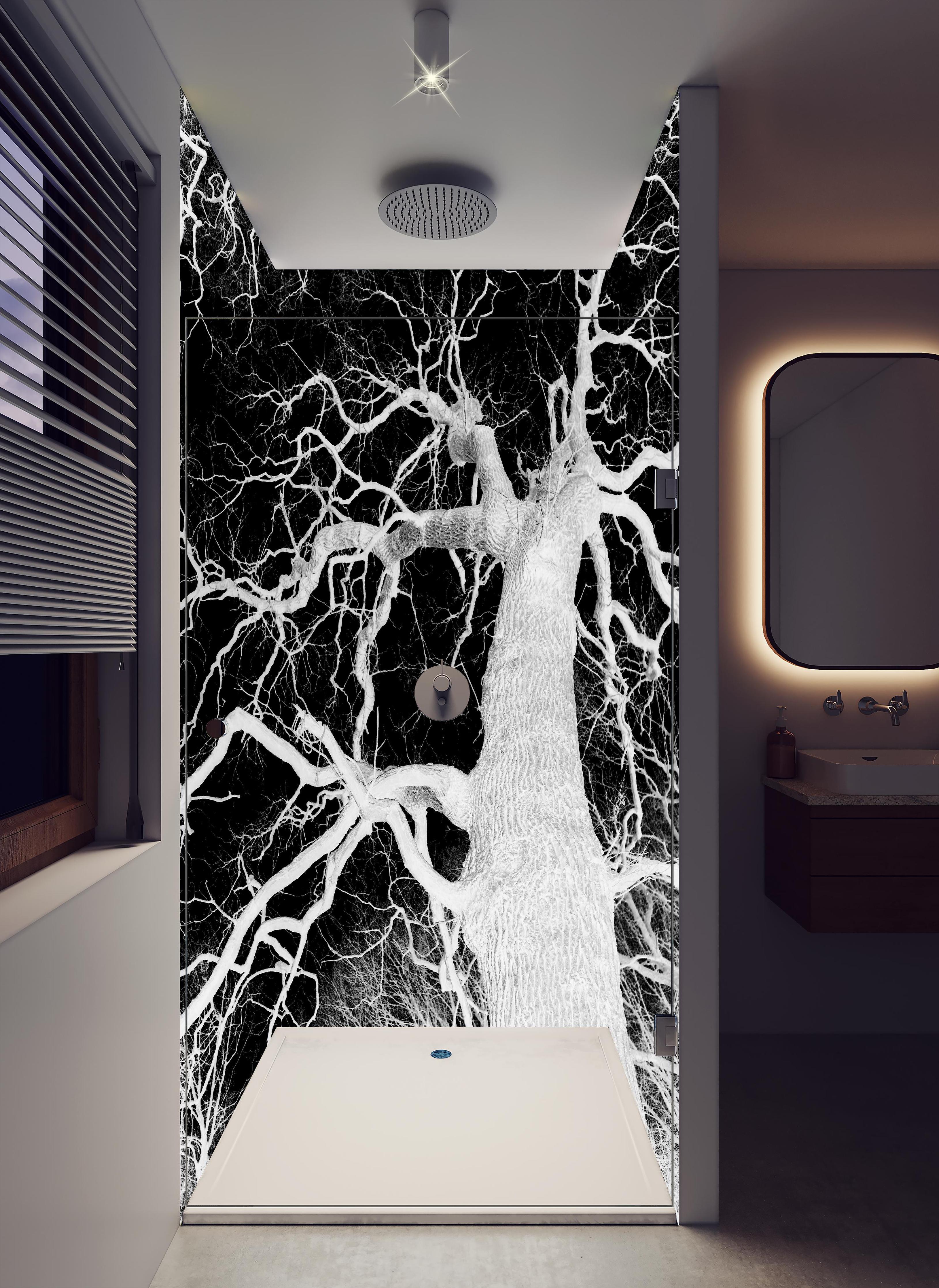 Duschrückwand - Eichenbaum schwarz, weiß im Winter in hellem Badezimmer mit Regenduschkopf - zweiteilige Eck-Duschrückwand