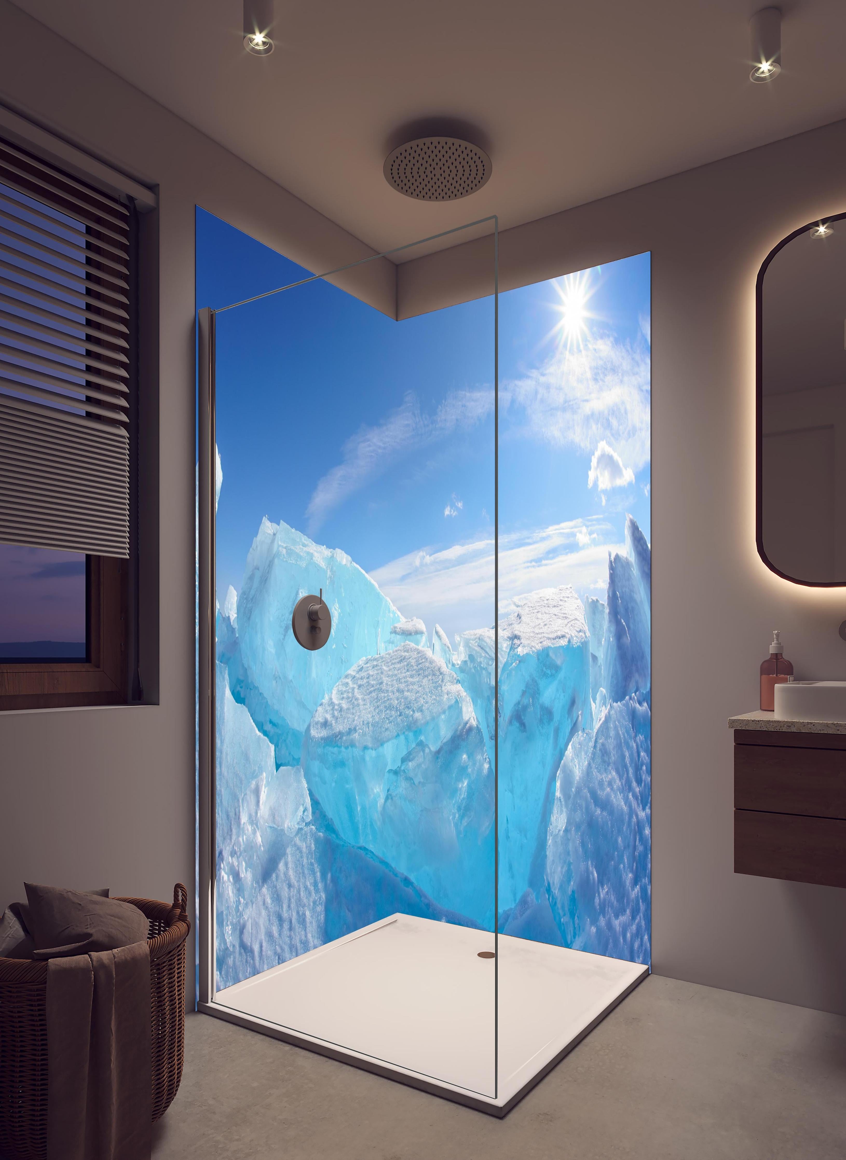 Duschrückwand - Eisriff am Baikalsee in hellem Badezimmer mit Regenduschkopf - zweiteilige Eck-Duschrückwand