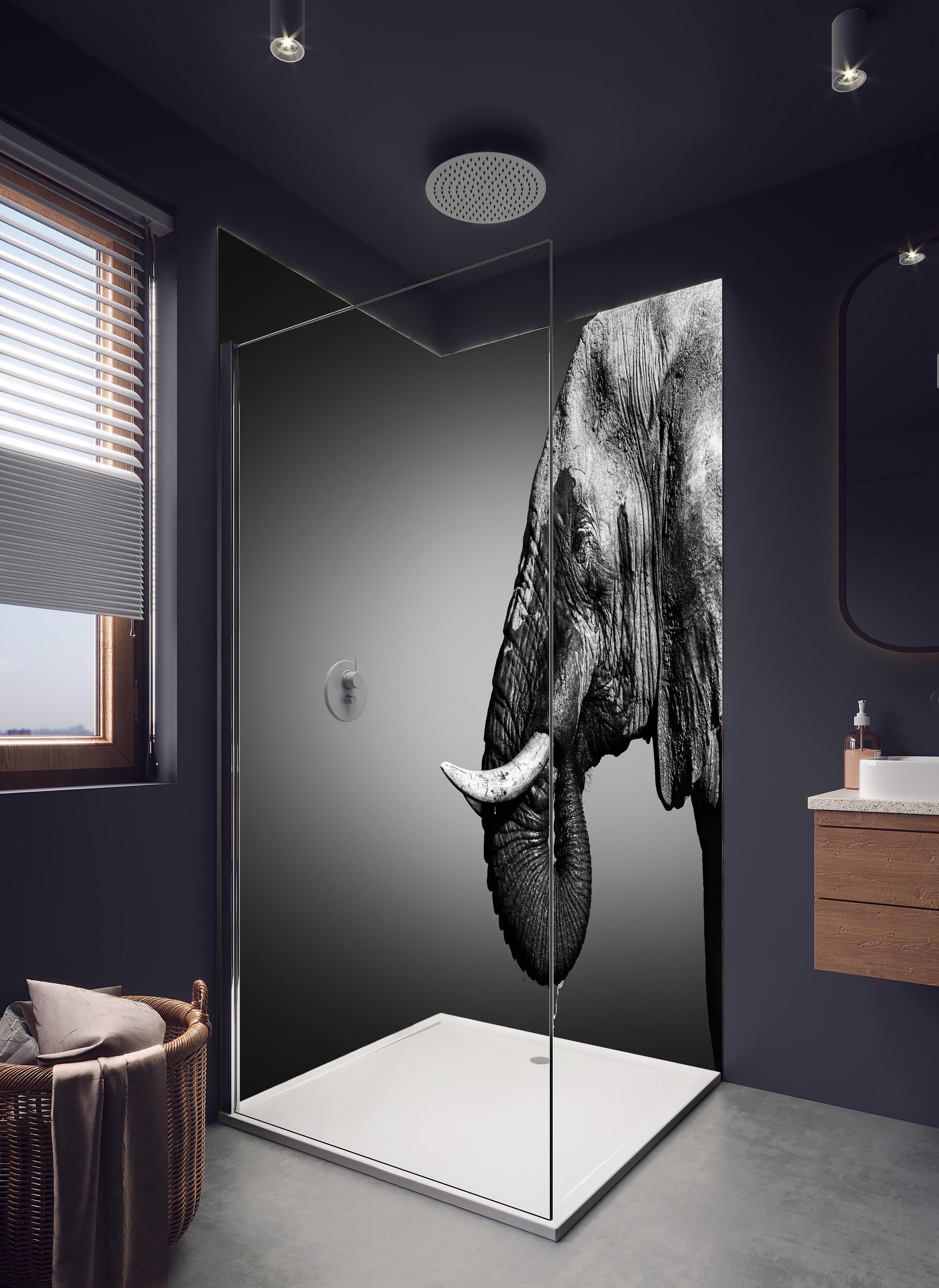 Duschrückwand - Elefanten Portrait in hellem Badezimmer mit Regenduschkopf - zweiteilige Eck-Duschrückwand