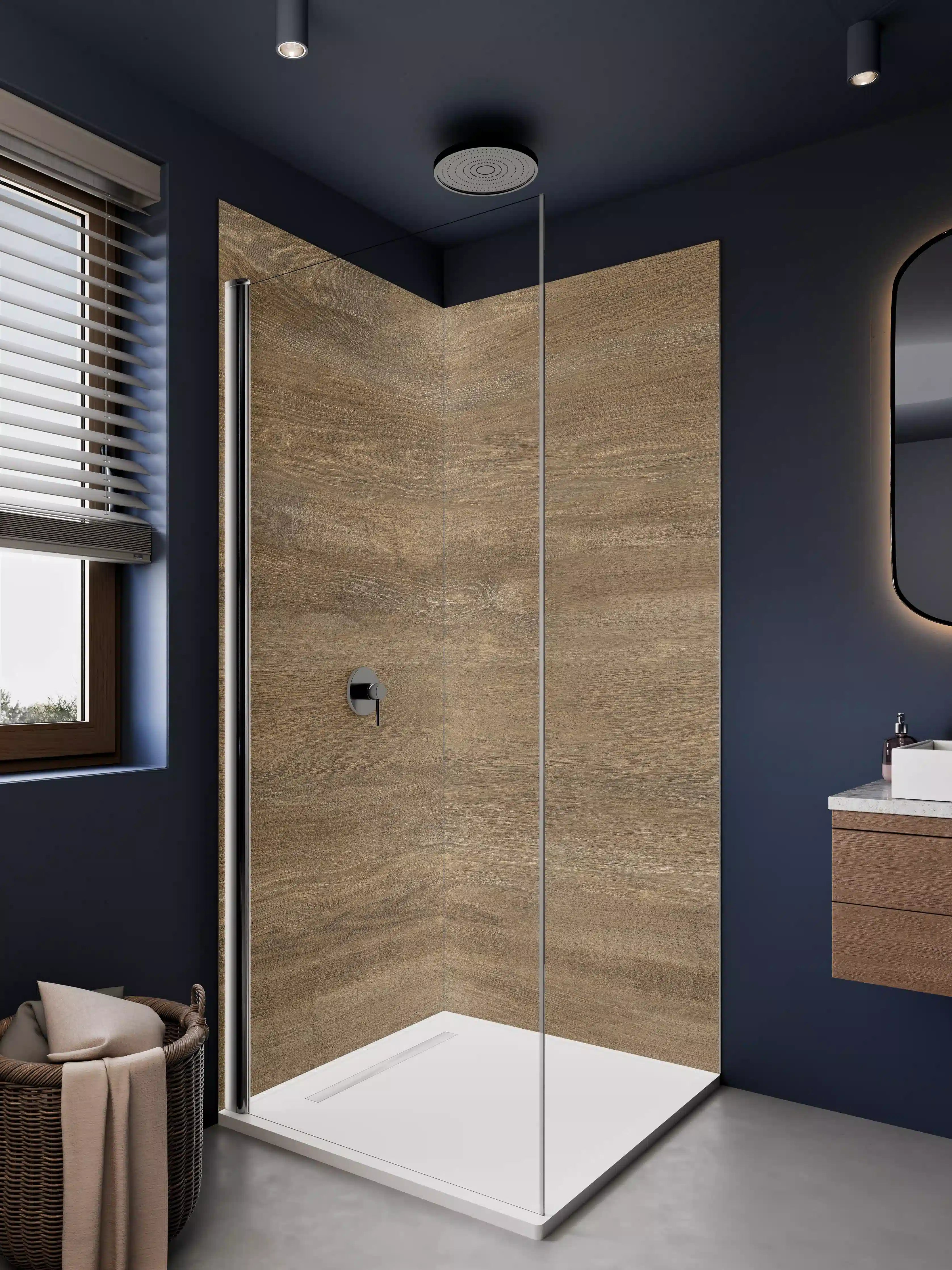 Duschrückwand - Elegante Holzoptik mit Warmtönen