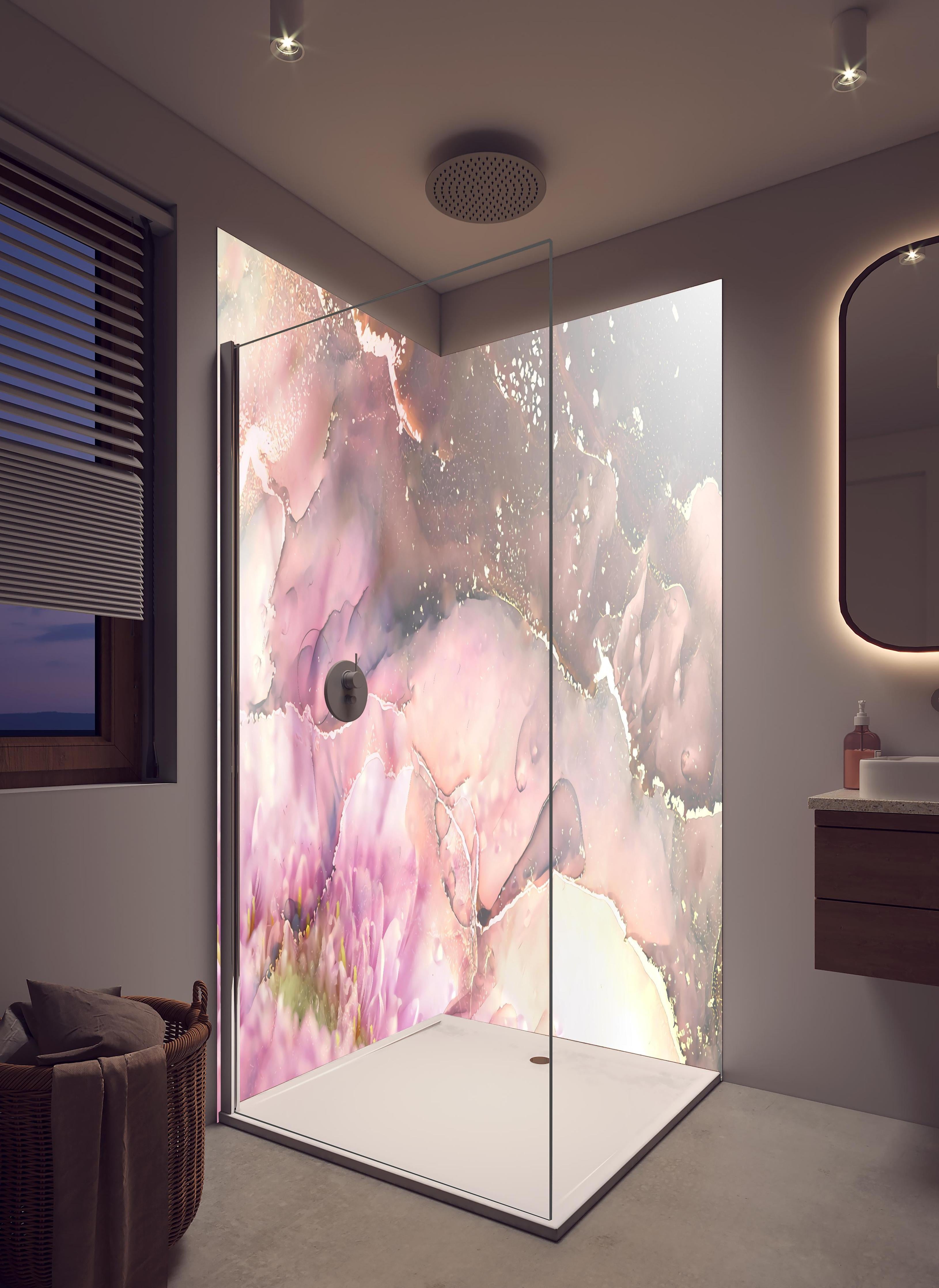 Duschrückwand - Elegante florale Marmorstruktur in Pastell in hellem Badezimmer mit Regenduschkopf - zweiteilige Eck-Duschrückwand