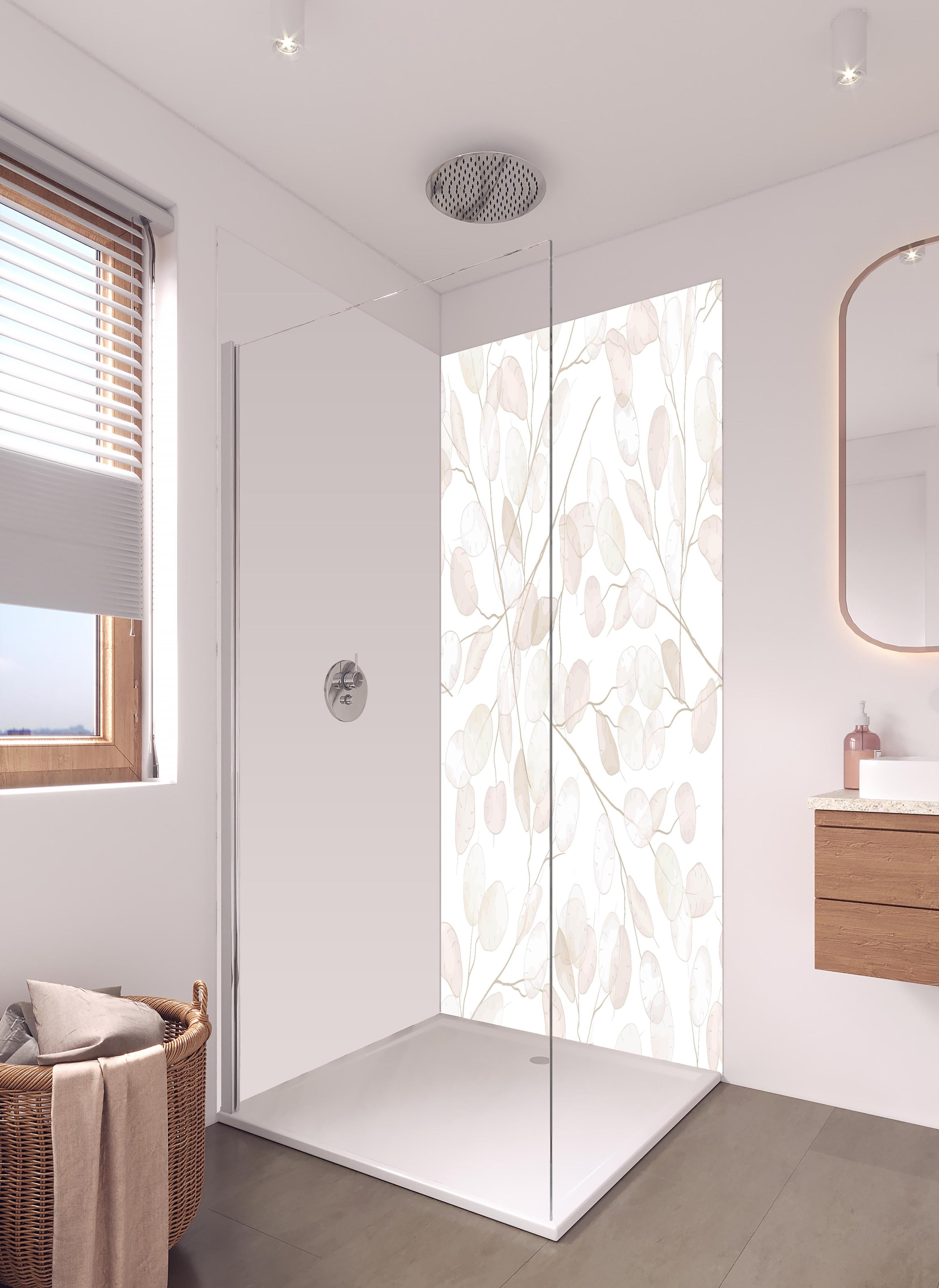 Duschrückwand - Elegante weiße Blätter mit Grauakzenten in hellem Badezimmer mit Regenduschkopf - zweiteilige Eck-Duschrückwand