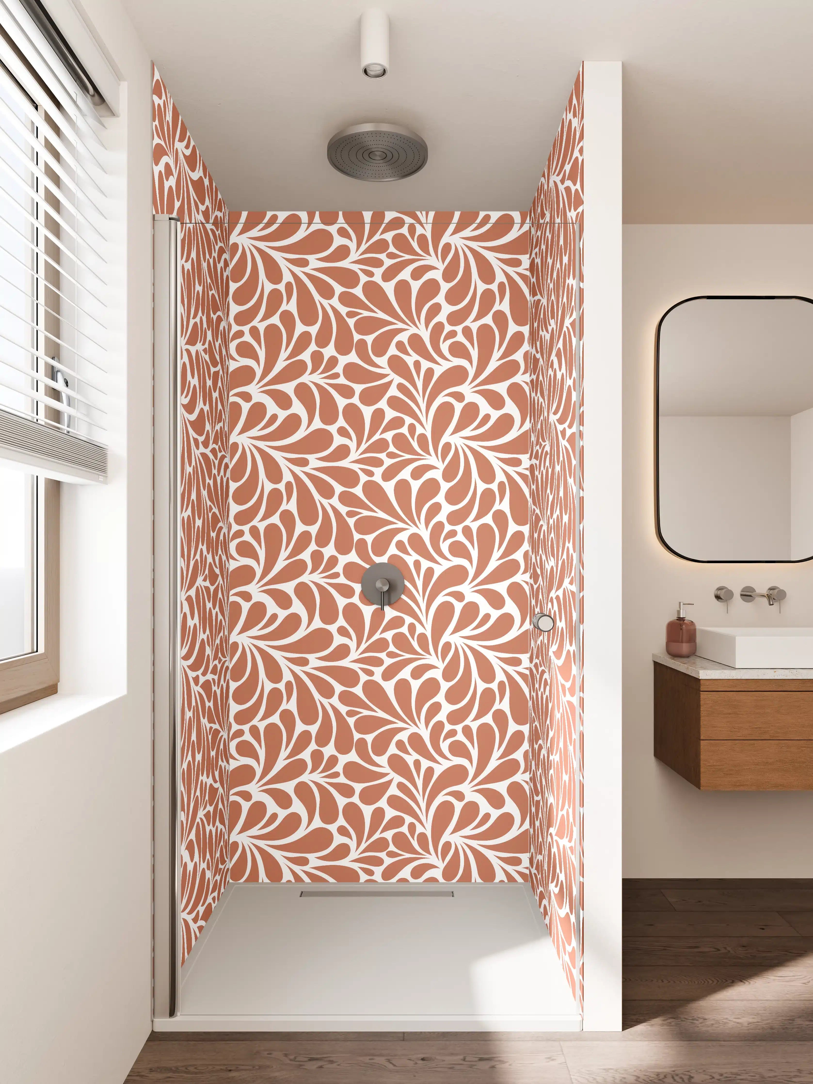 Duschrückwand - Elegante weiße Blumenmuster mit zarter orangefarbener Textur