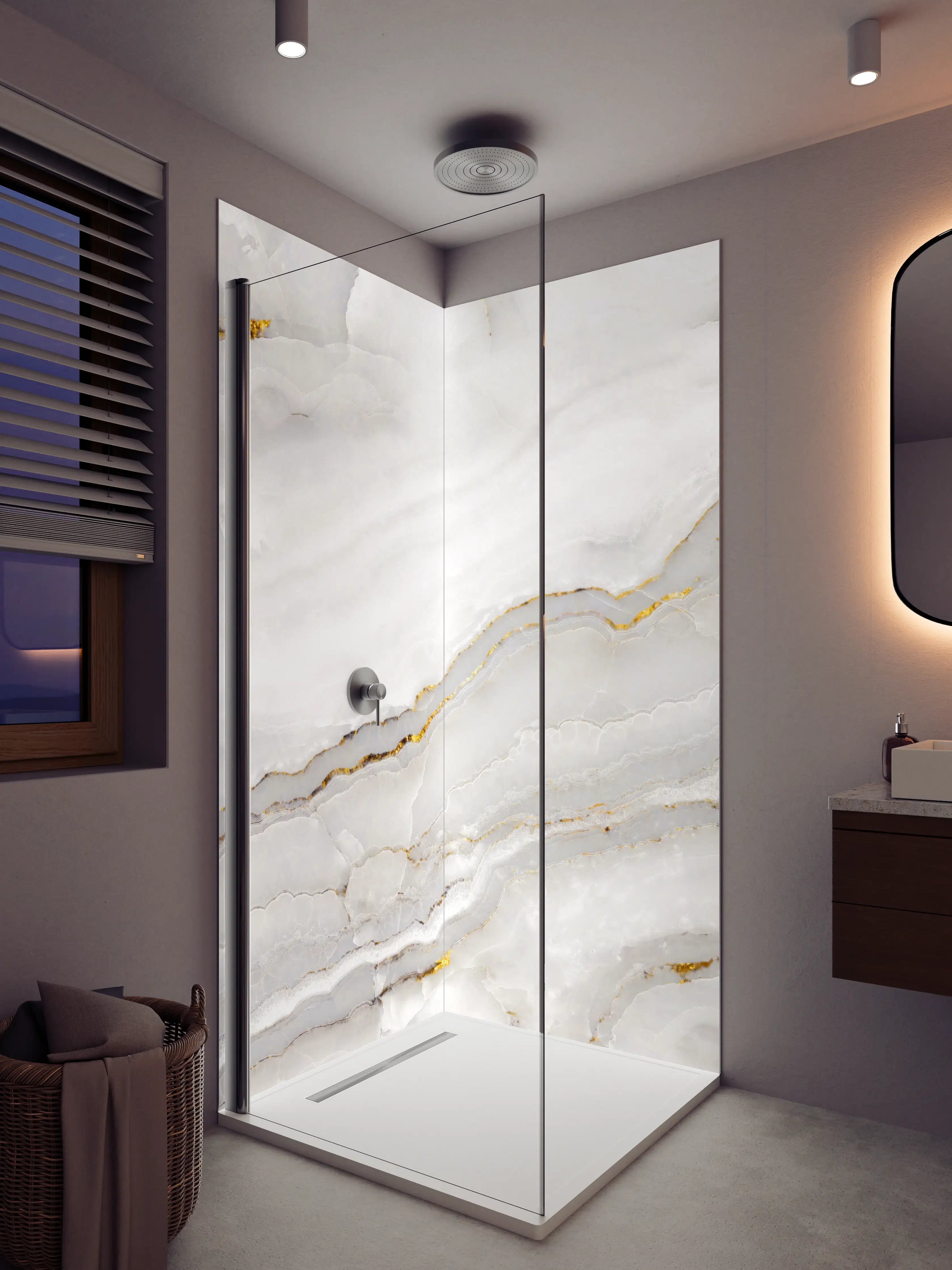 Duschrückwand - Elegante weiße Marmorfläche mit goldenen Akzenten