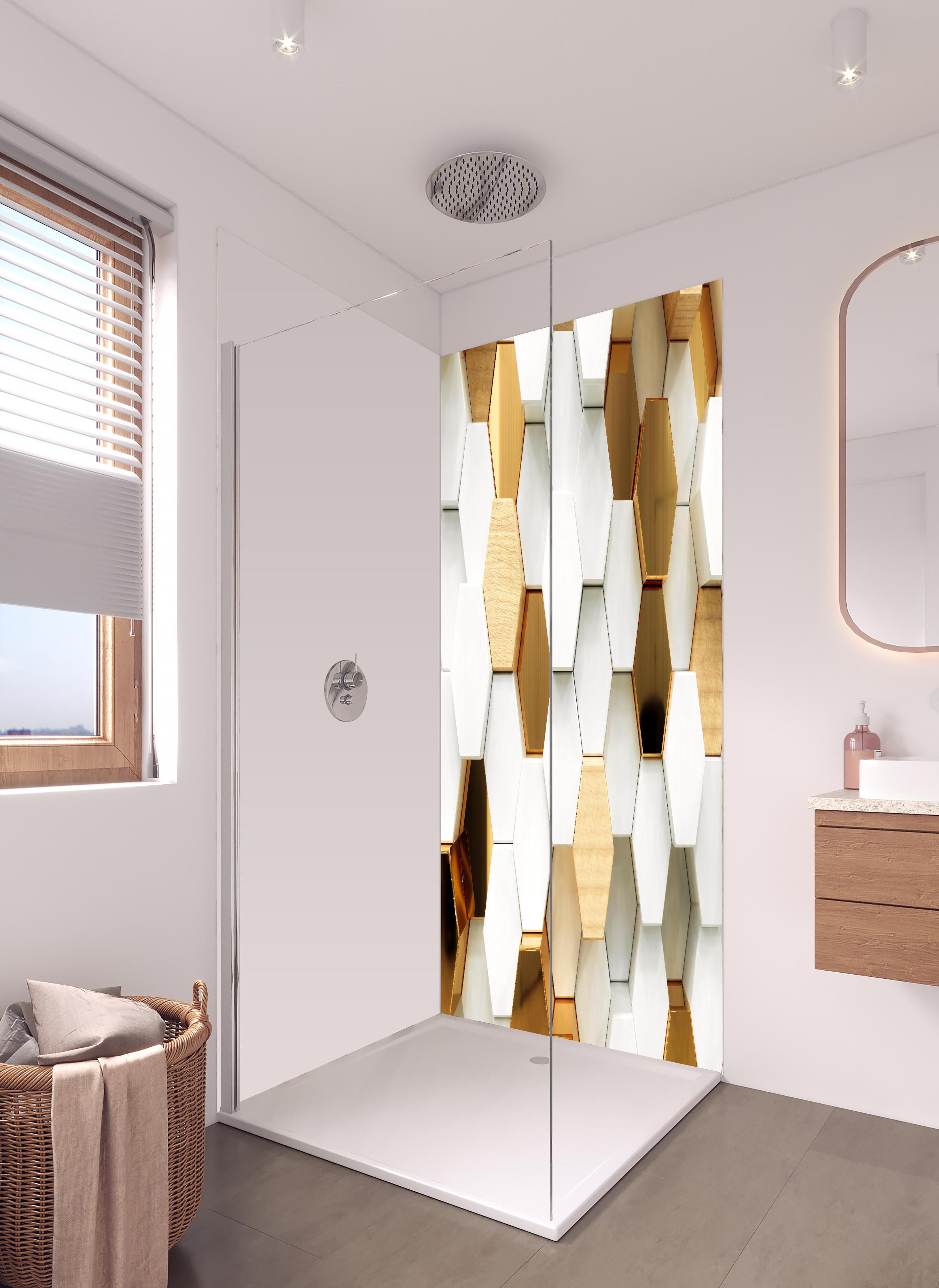 Duschrückwand - Eleganter weißer Hintergrund mit goldenen Hexagonen in hellem Badezimmer mit Regenduschkopf - zweiteilige Eck-Duschrückwand