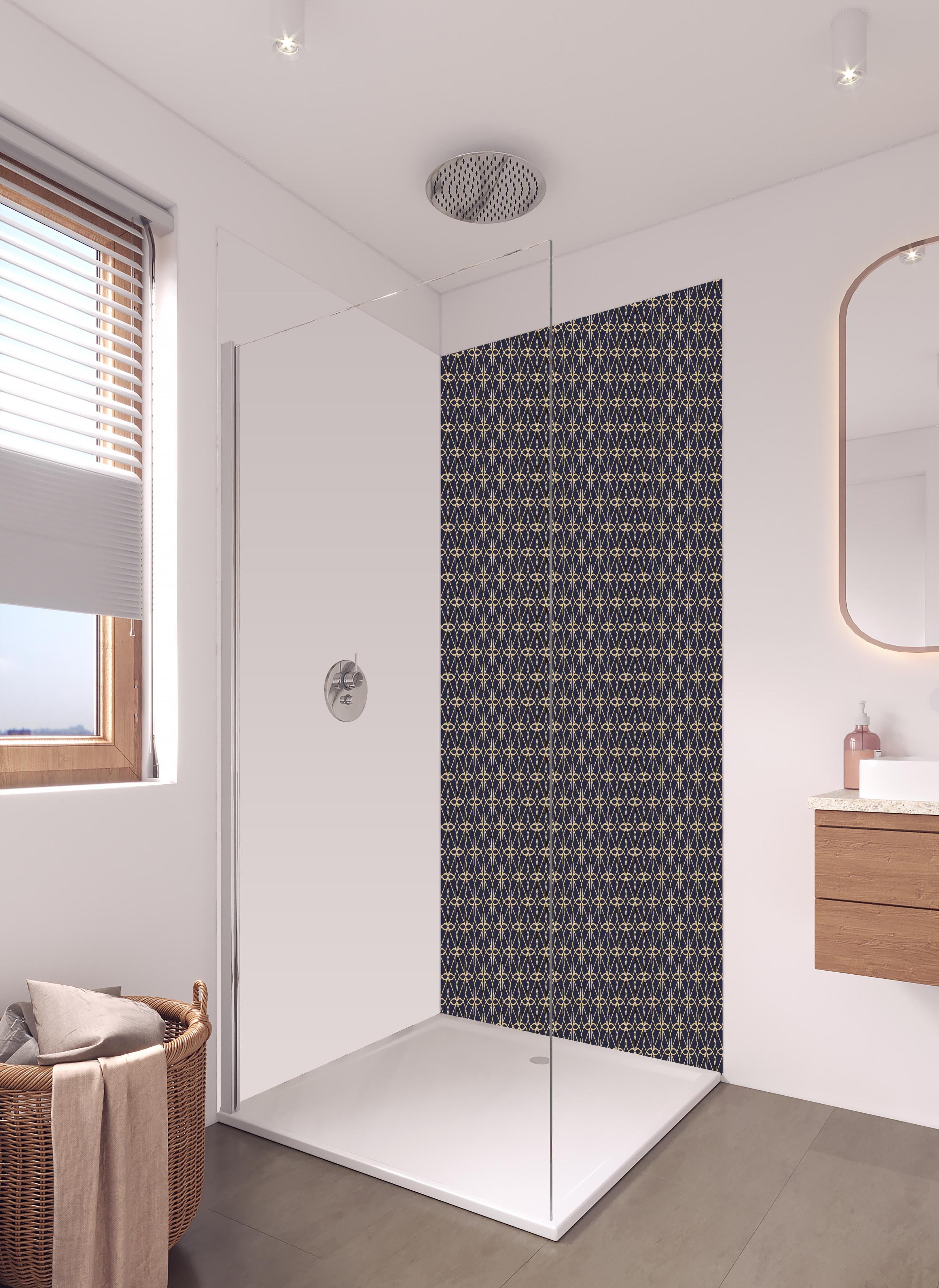 Duschrückwand - Elegantes Geometrisches Navy Muster in hellem Badezimmer mit Regenduschkopf - zweiteilige Eck-Duschrückwand