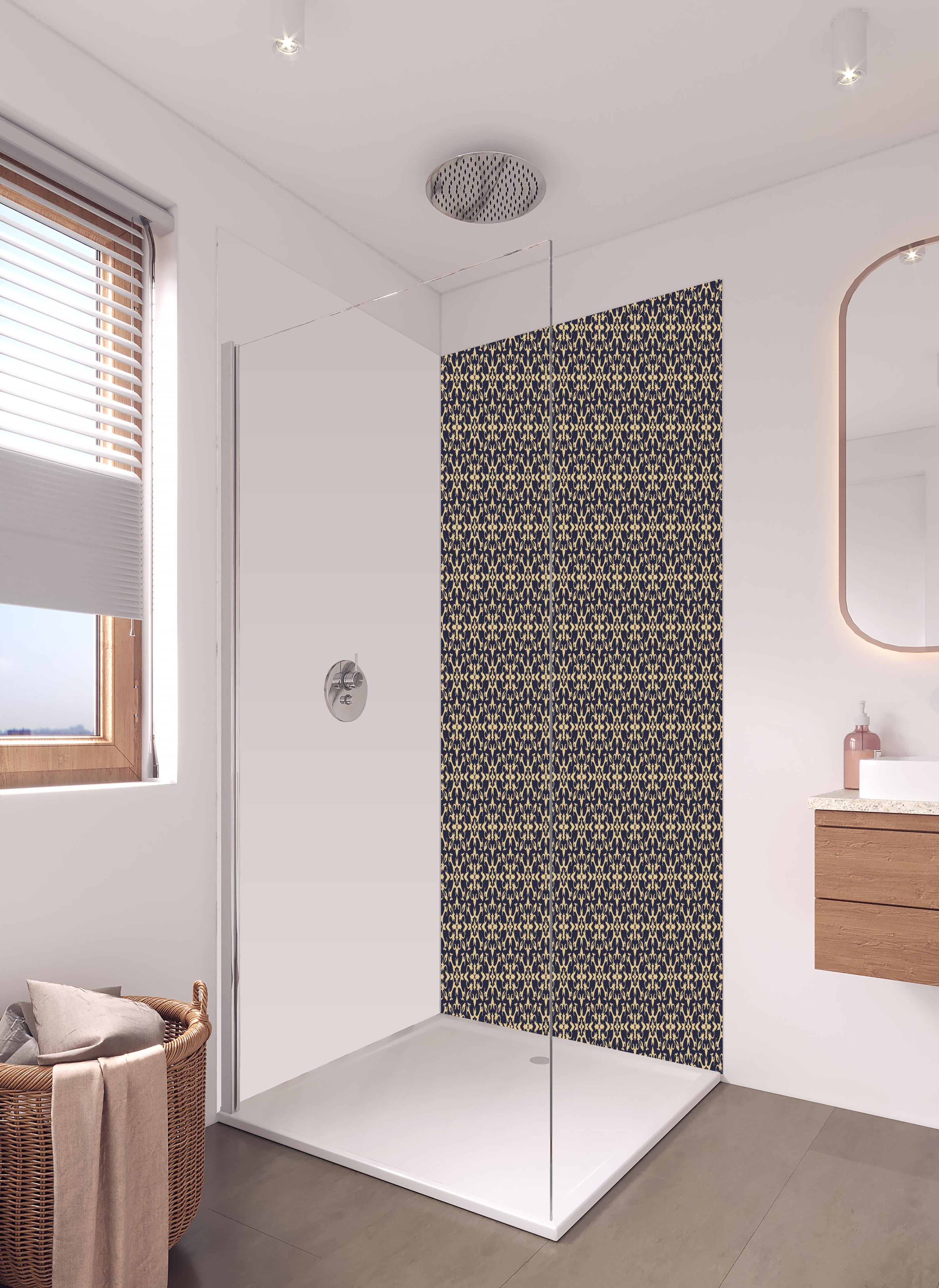 Duschrückwand - Elegantes Muster Dunkelblau mit goldenen Akzenten in hellem Badezimmer mit Regenduschkopf - zweiteilige Eck-Duschrückwand