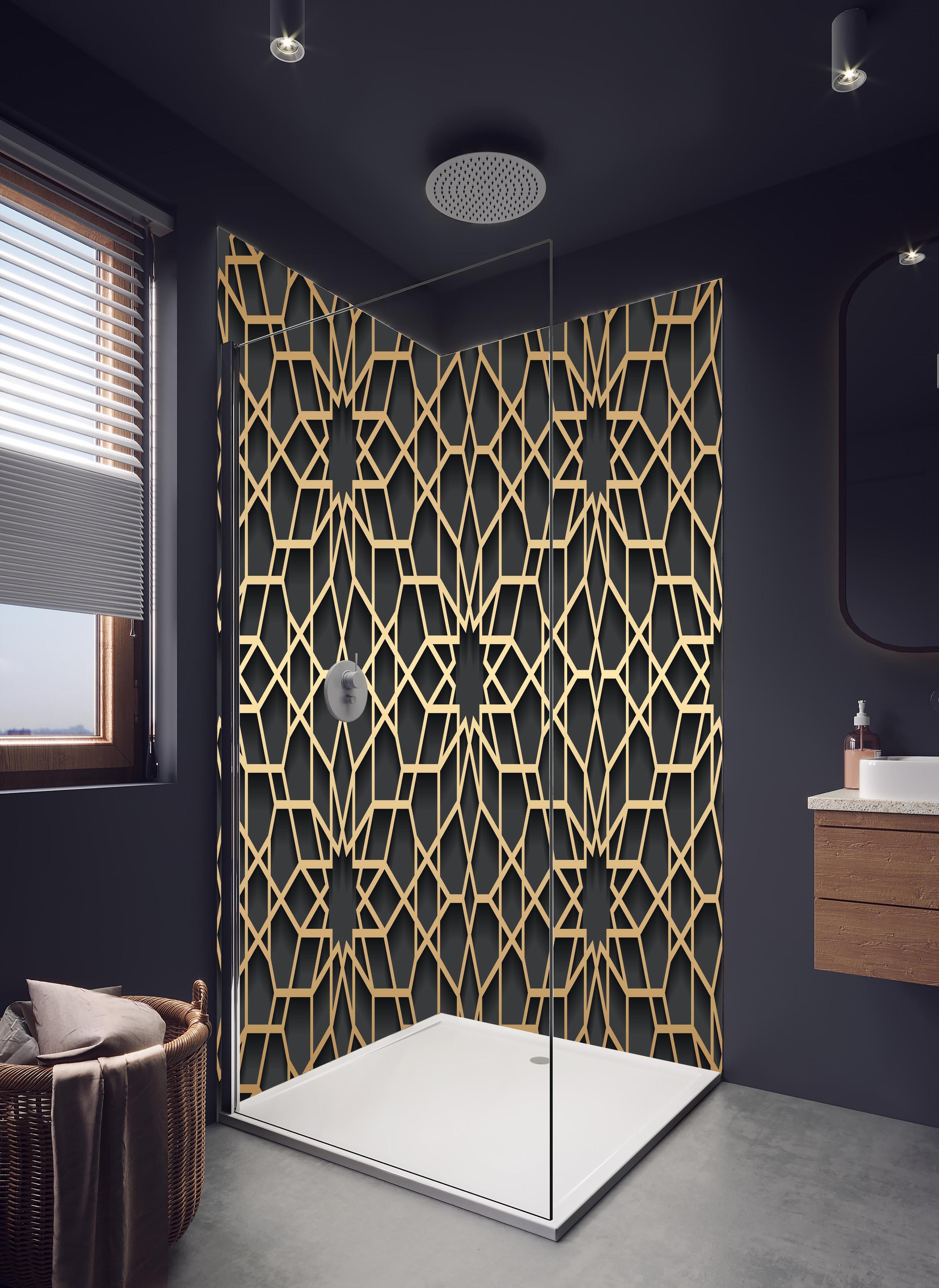 Duschrückwand - Elegantes Muster in Goldoptik in hellem Badezimmer mit Regenduschkopf - zweiteilige Eck-Duschrückwand