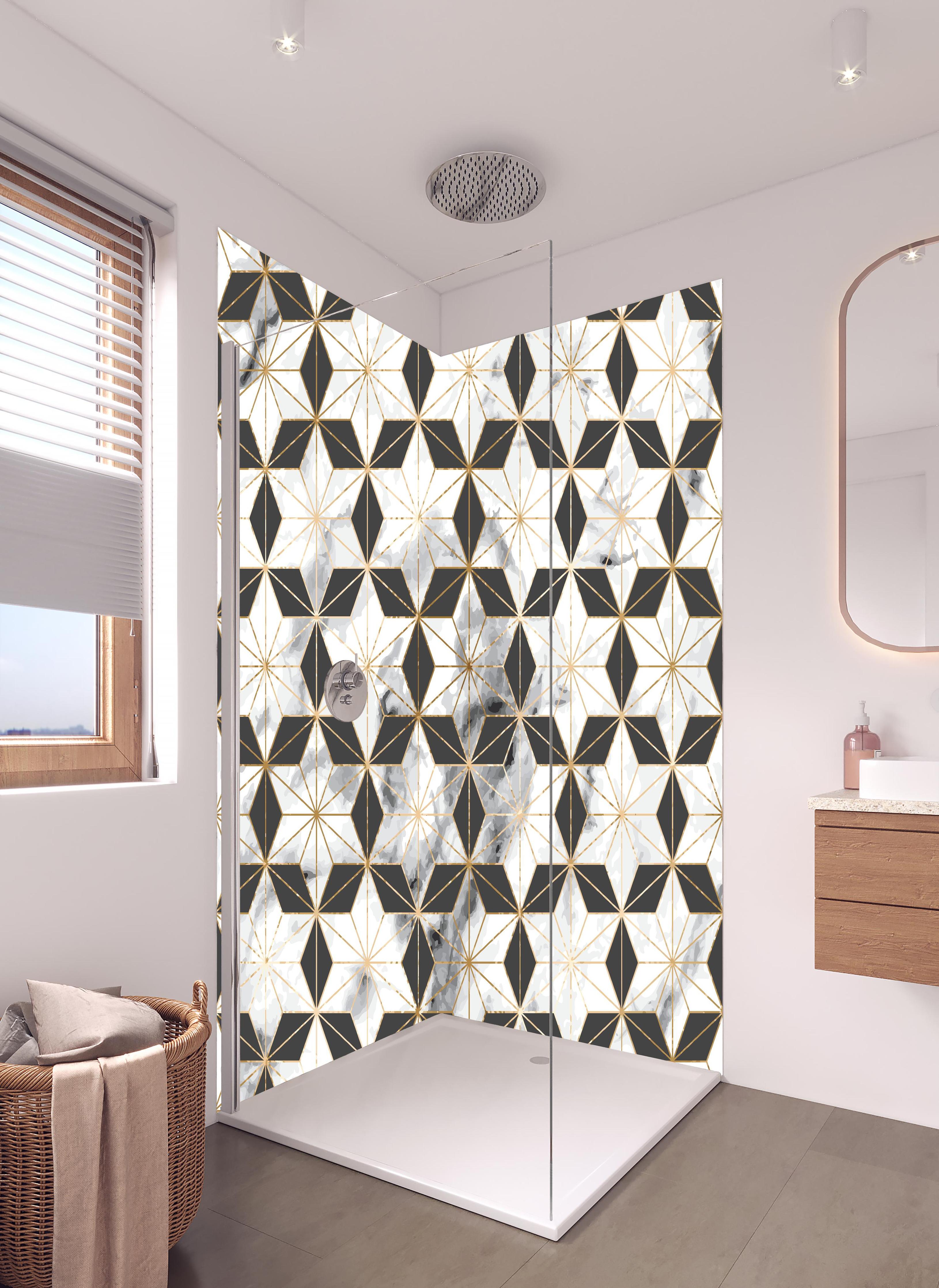 Duschrückwand - Elegantes Weiß-Gold Muster auf Marmor in hellem Badezimmer mit Regenduschkopf - zweiteilige Eck-Duschrückwand