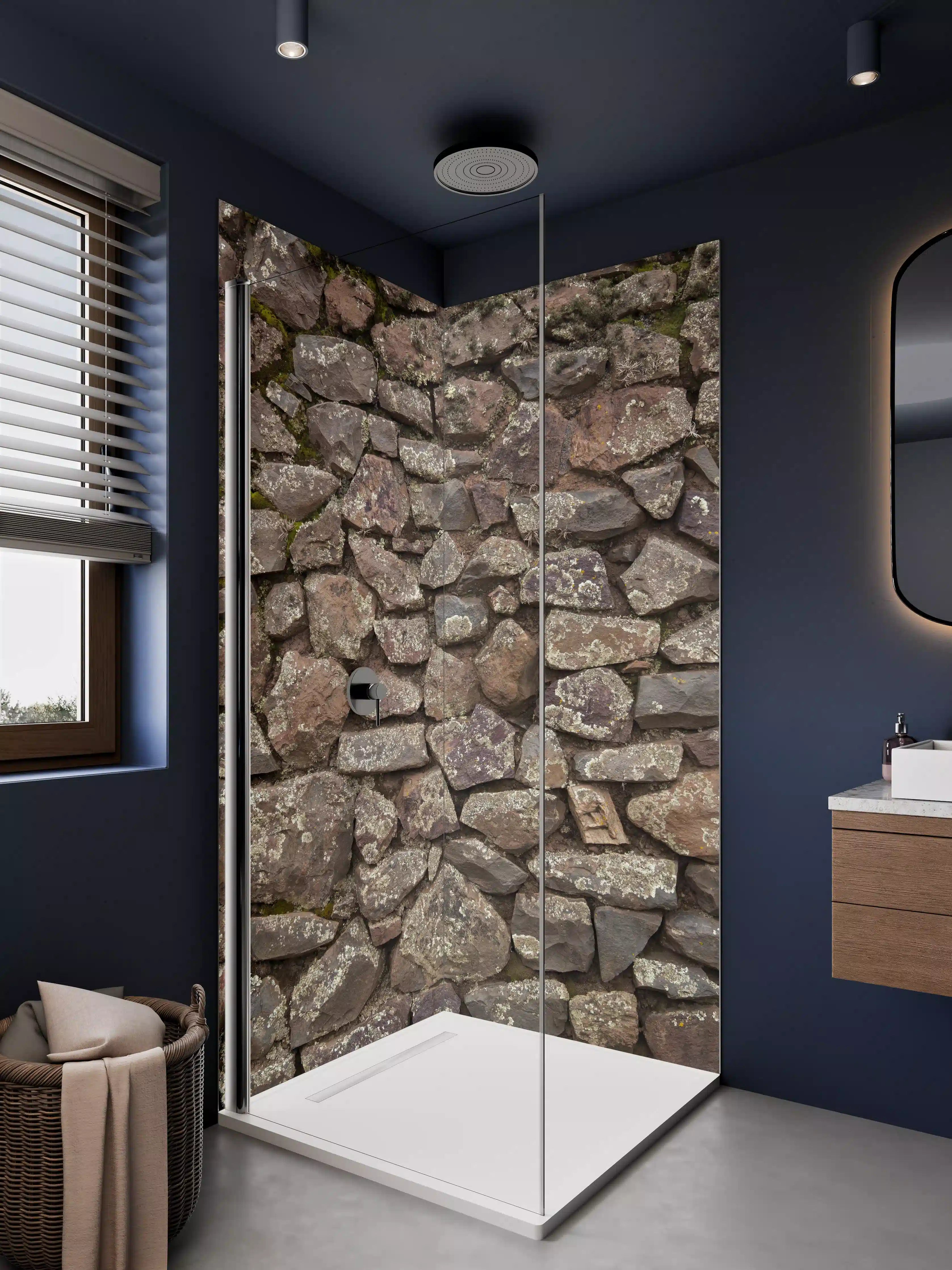 Duschrückwand - Erdige Natursteinmauer in Grautönen