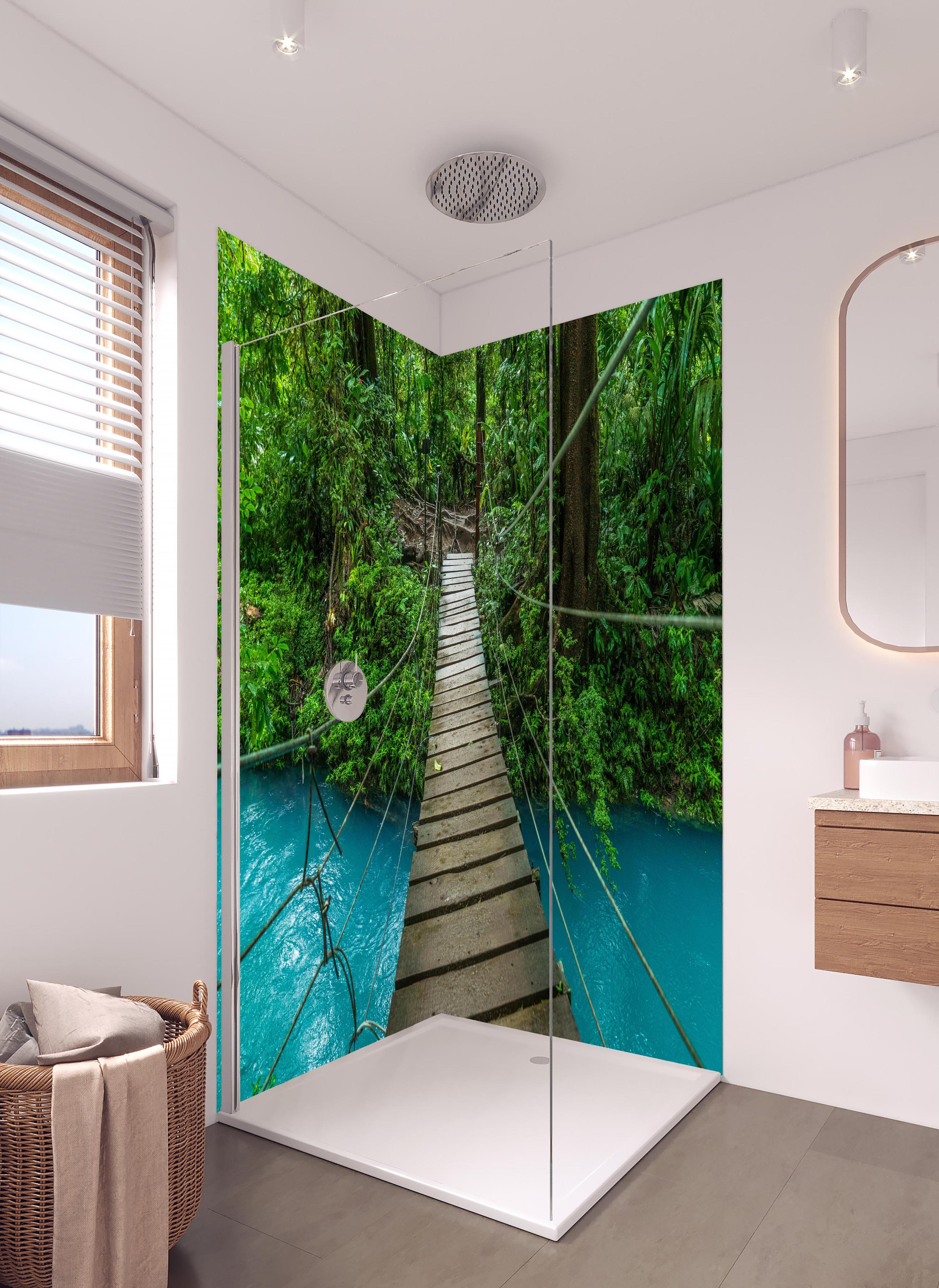 Duschrückwand - Erlebe Türkisblaues Wasser im Dschungel Costa Ricas in hellem Badezimmer mit Regenduschkopf - zweiteilige Eck-Duschrückwand