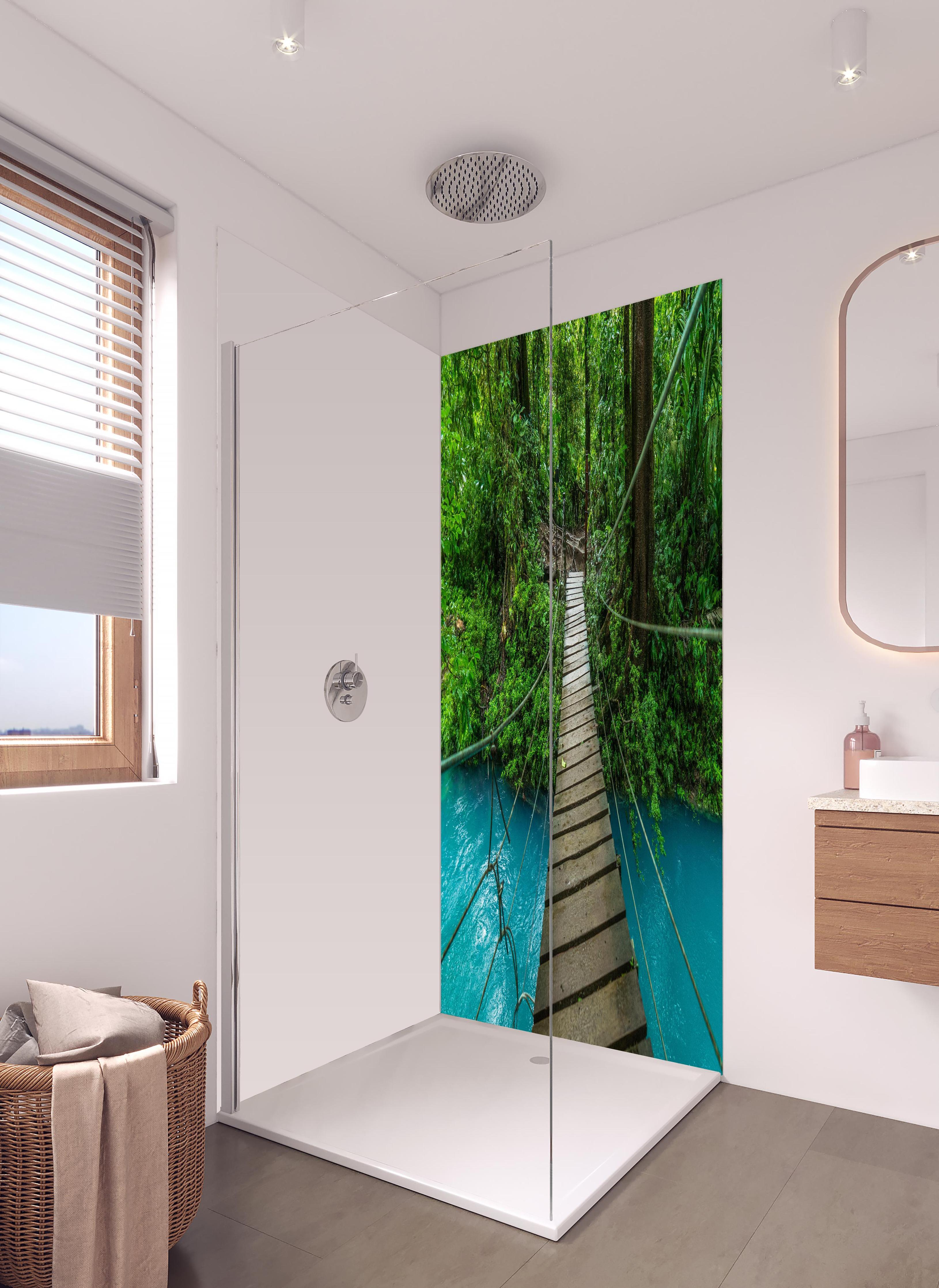 Duschrückwand - Erlebe Türkisblaues Wasser im Dschungel Costa Ricas in hellem Badezimmer mit Regenduschkopf - zweiteilige Eck-Duschrückwand