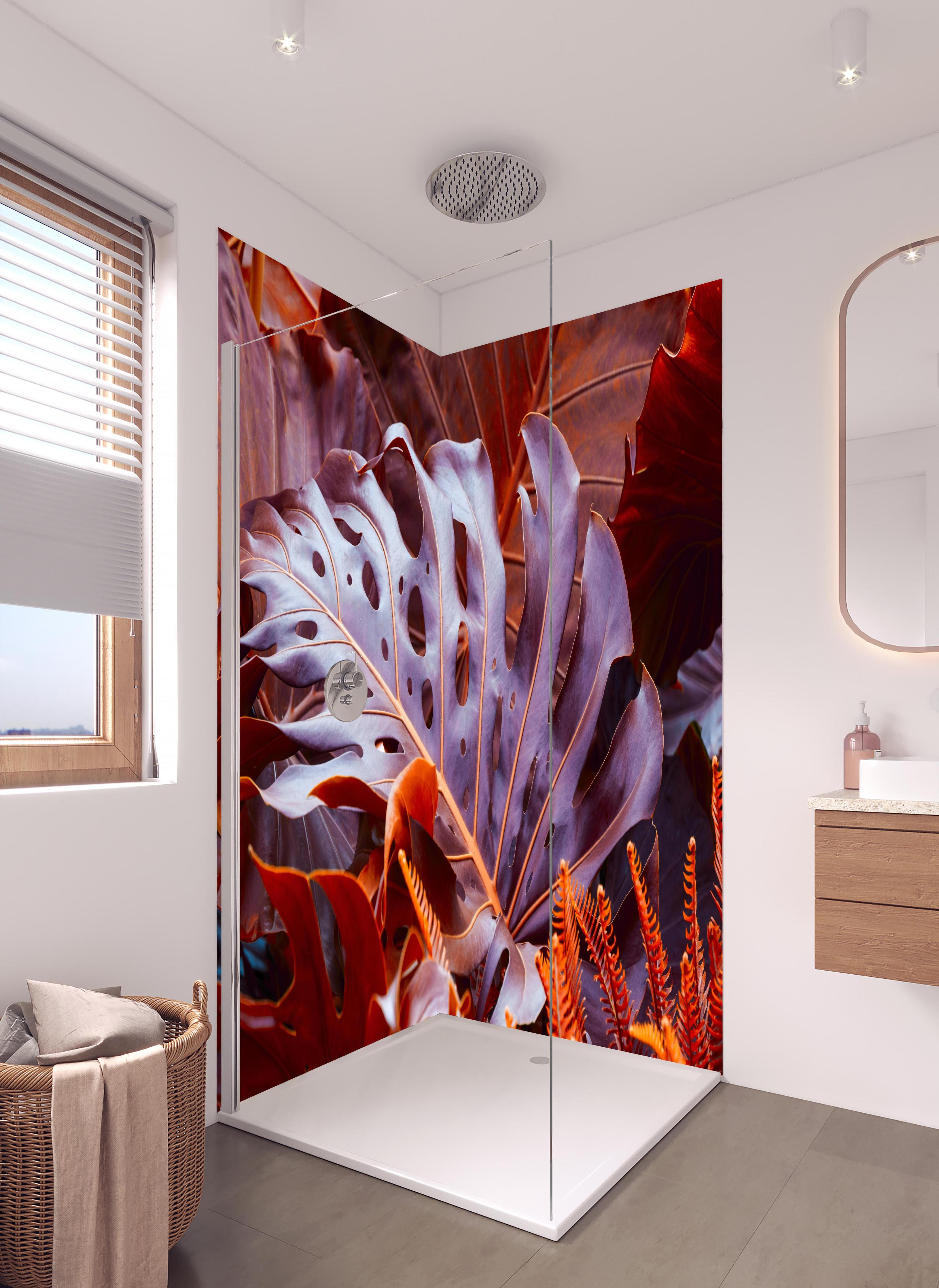 Duschrückwand - Exotische Pflanze im Detail in hellem Badezimmer mit Regenduschkopf - zweiteilige Eck-Duschrückwand