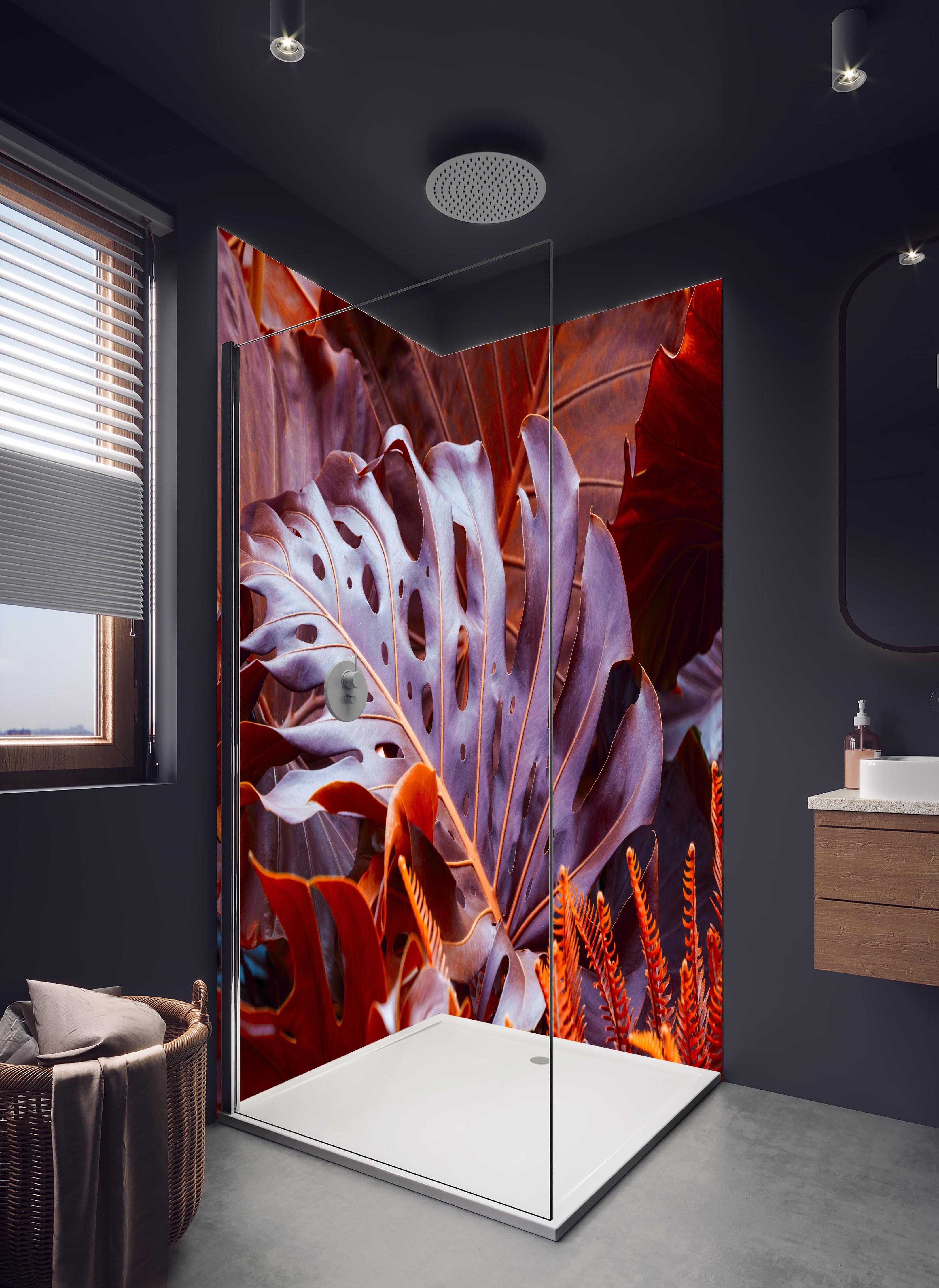 Duschrückwand - Exotische Pflanze im Detail in hellem Badezimmer mit Regenduschkopf - zweiteilige Eck-Duschrückwand