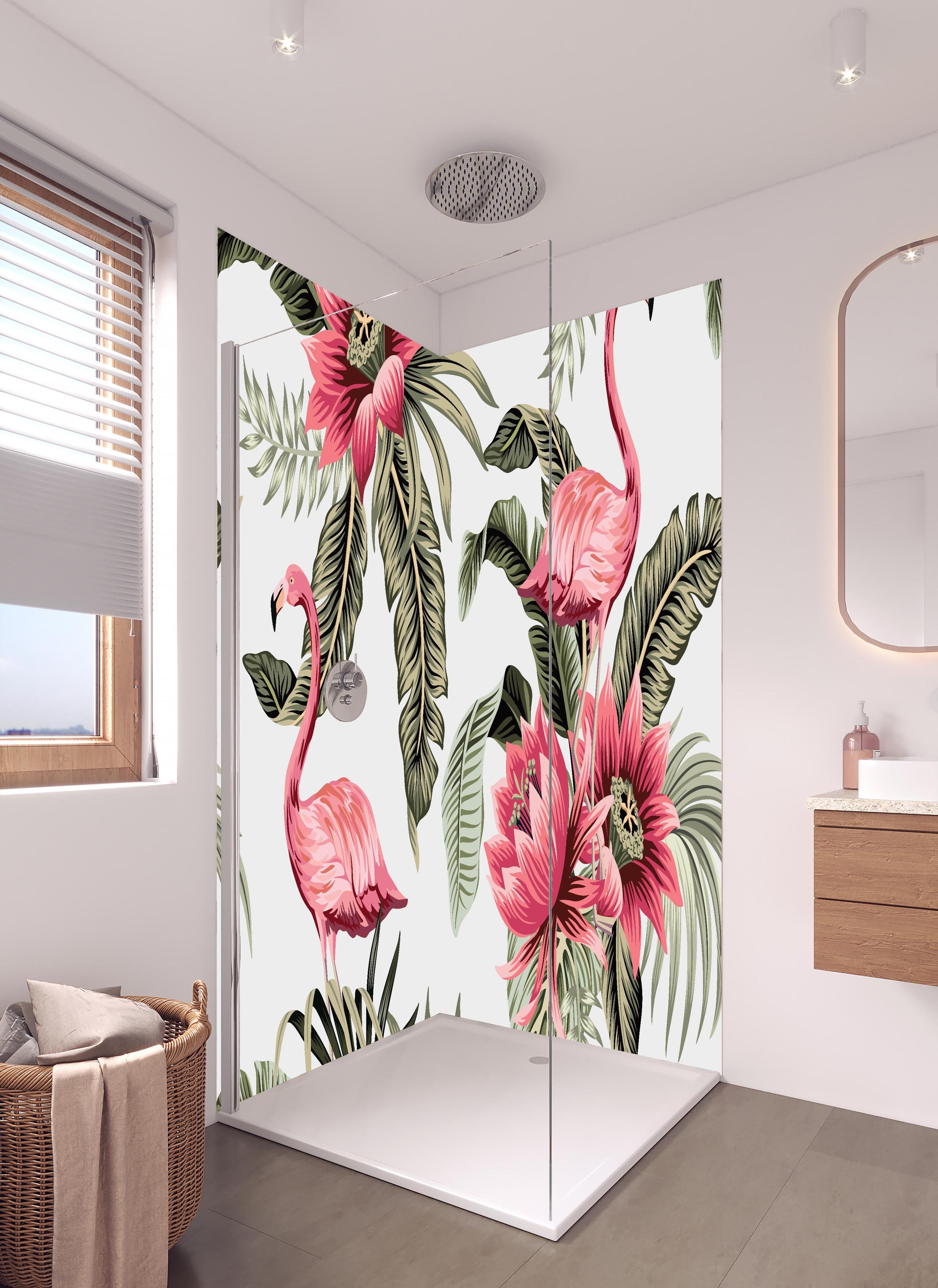 Duschrückwand - Exotischer Flamingo und Blumen Musterdruck in hellem Badezimmer mit Regenduschkopf - zweiteilige Eck-Duschrückwand