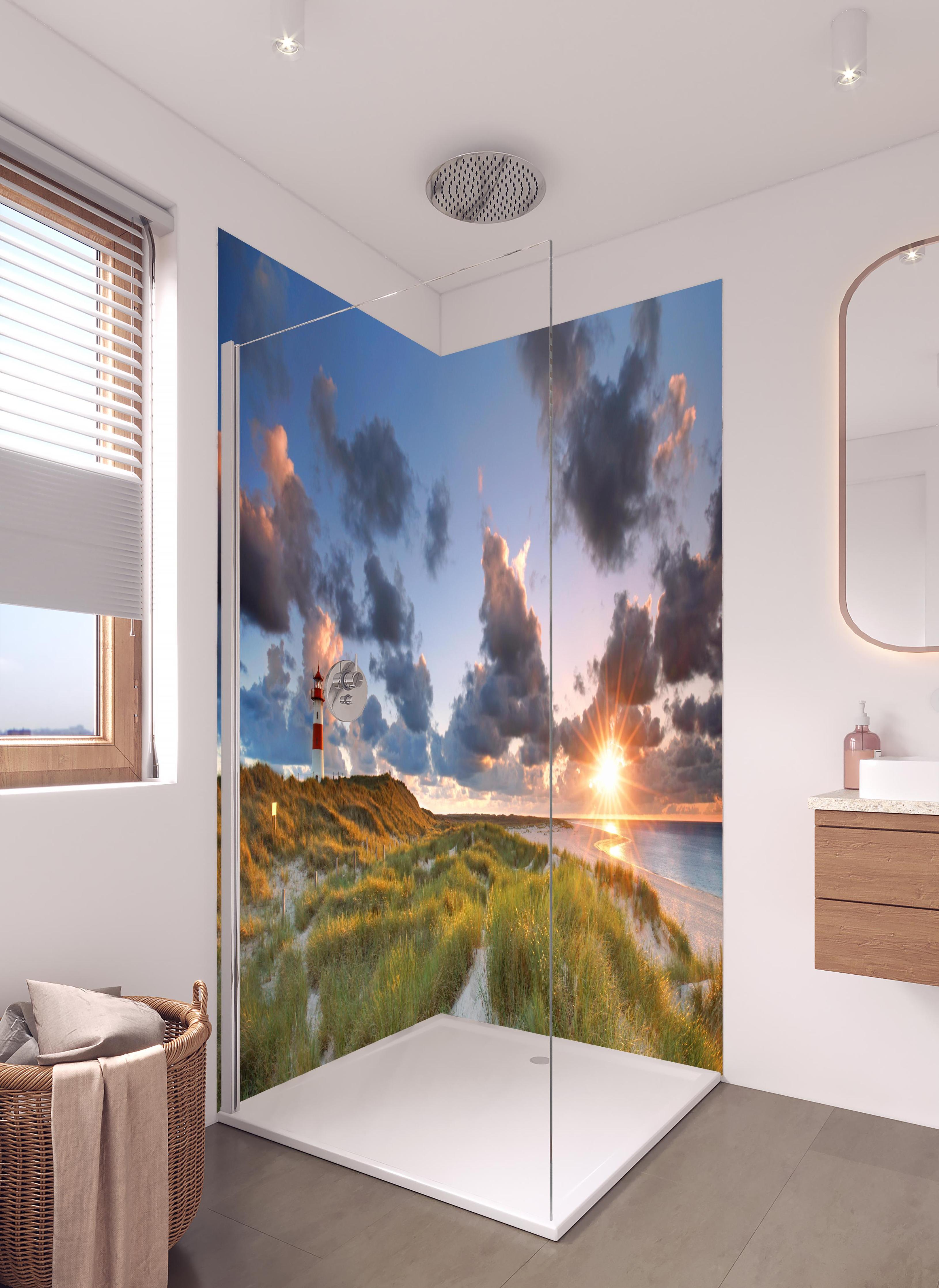 Duschrückwand - Familienküche mit Holztisch in hellem Badezimmer mit Regenduschkopf - zweiteilige Eck-Duschrückwand