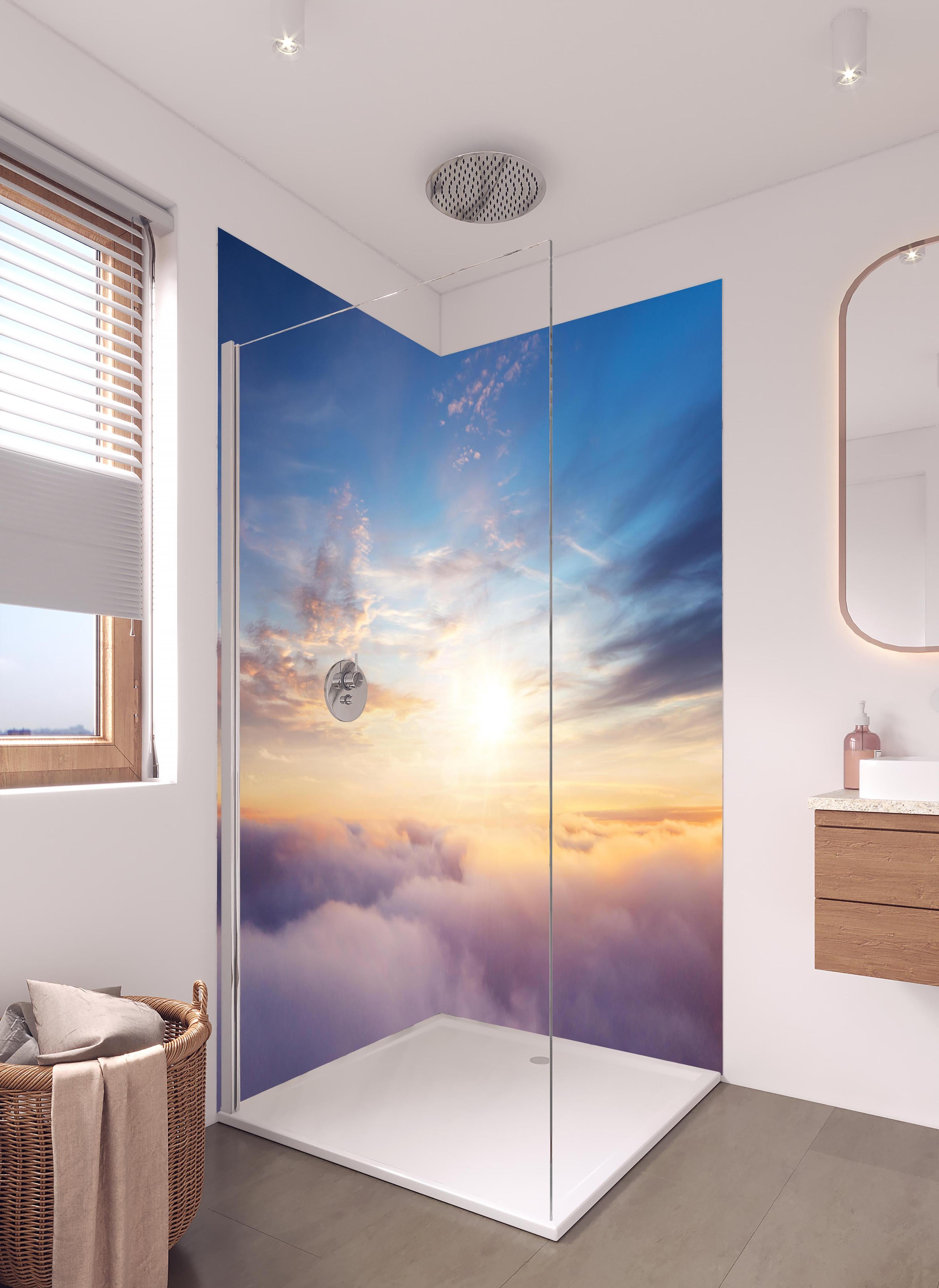 Duschrückwand - Farbenfrohe Wolken bei Sonnenaufgang in hellem Badezimmer mit Regenduschkopf - zweiteilige Eck-Duschrückwand