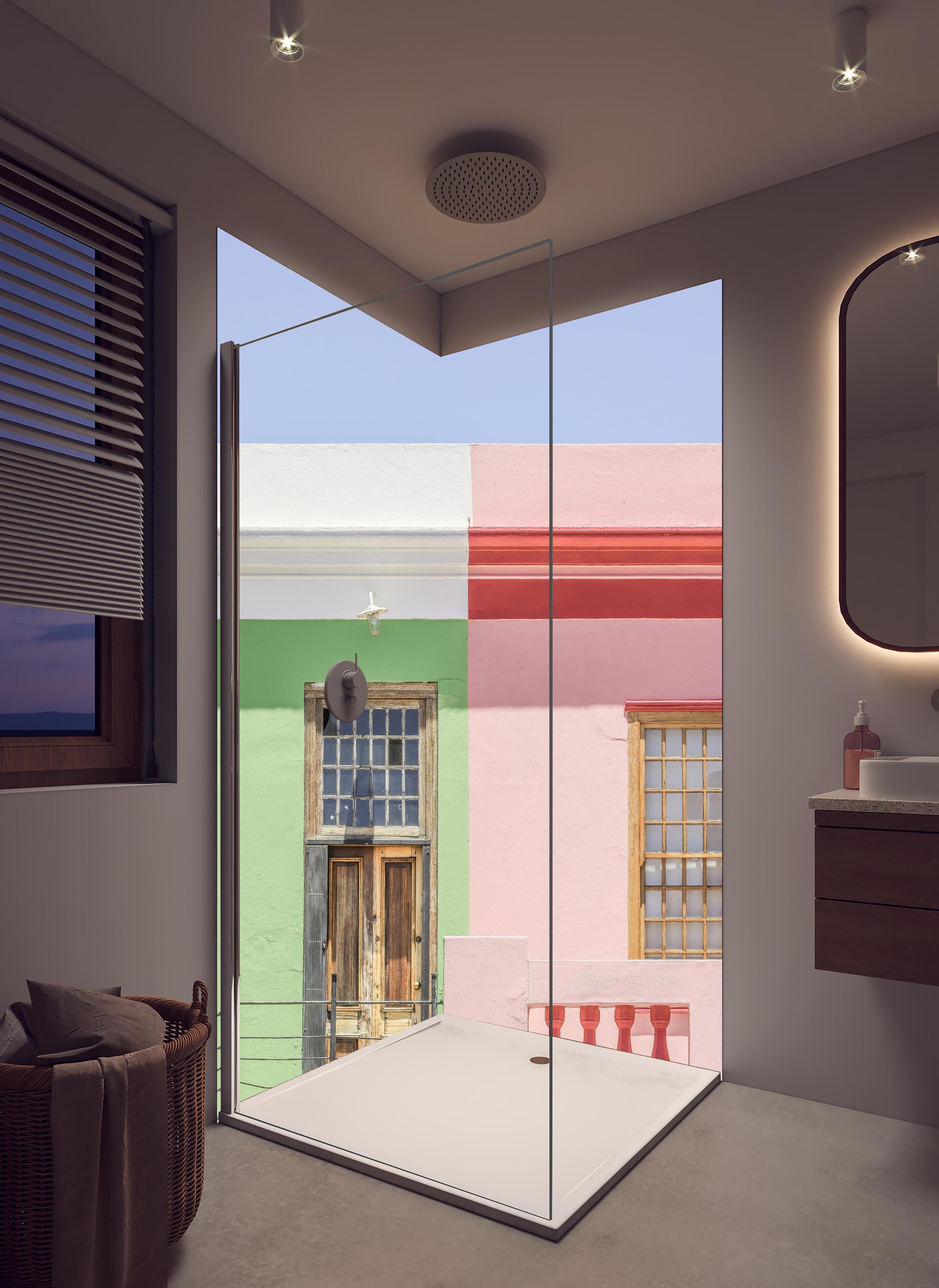 Duschrückwand - Farbenfrohe urbane Cottage Hausfassaden in hellem Badezimmer mit Regenduschkopf - zweiteilige Eck-Duschrückwand